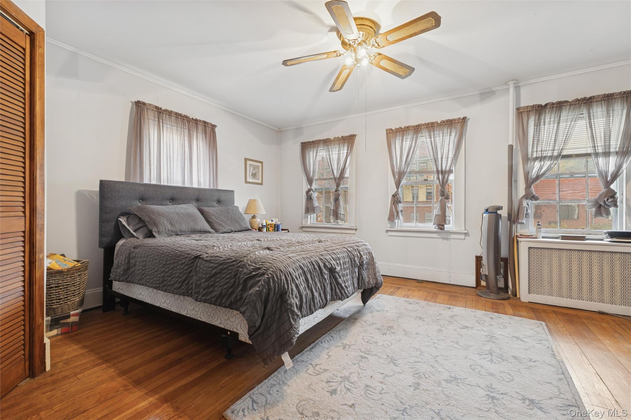 #12 photo, 213 Burns Street, Forest Hills , NY 11375