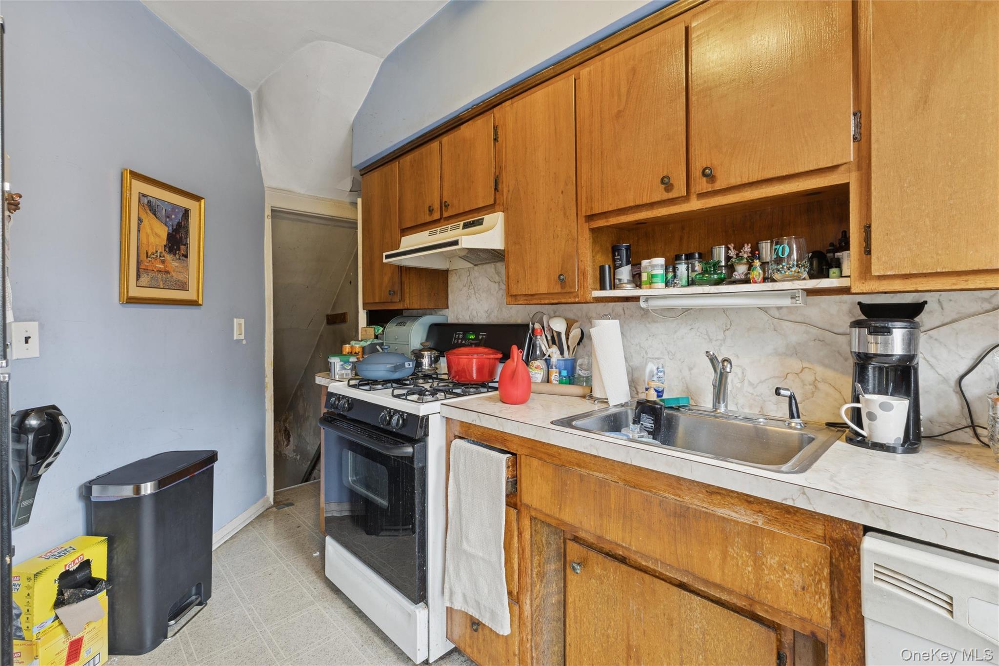 #18 photo, 213 Burns Street, Forest Hills , NY 11375