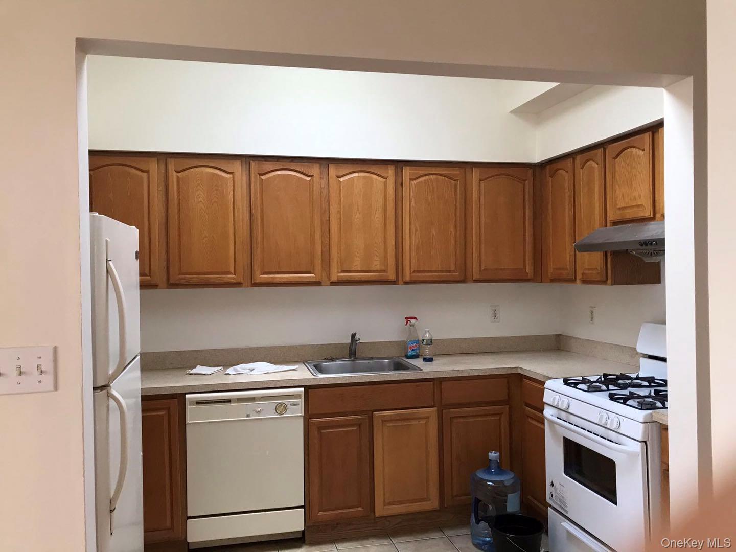 #5 photo, 3416 107th Street, Corona , NY 11368