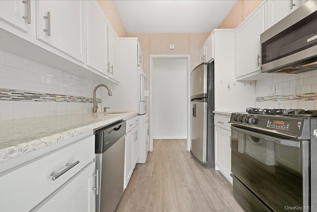 #13 photo, 27110 Grand Central Parkway, Floral Park , NY 11005