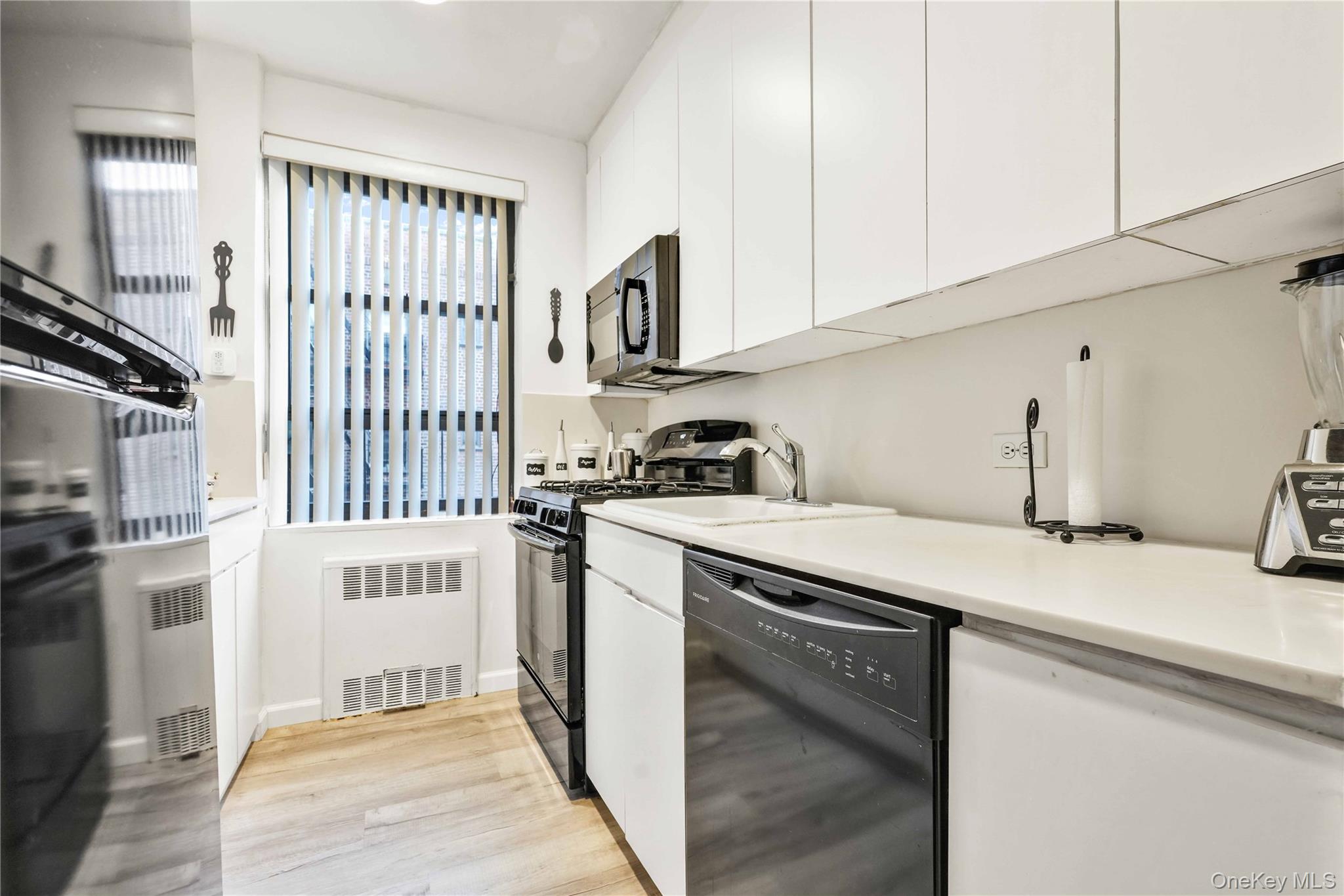 #12 photo, 26-25 141 Street, Flushing , NY 11354