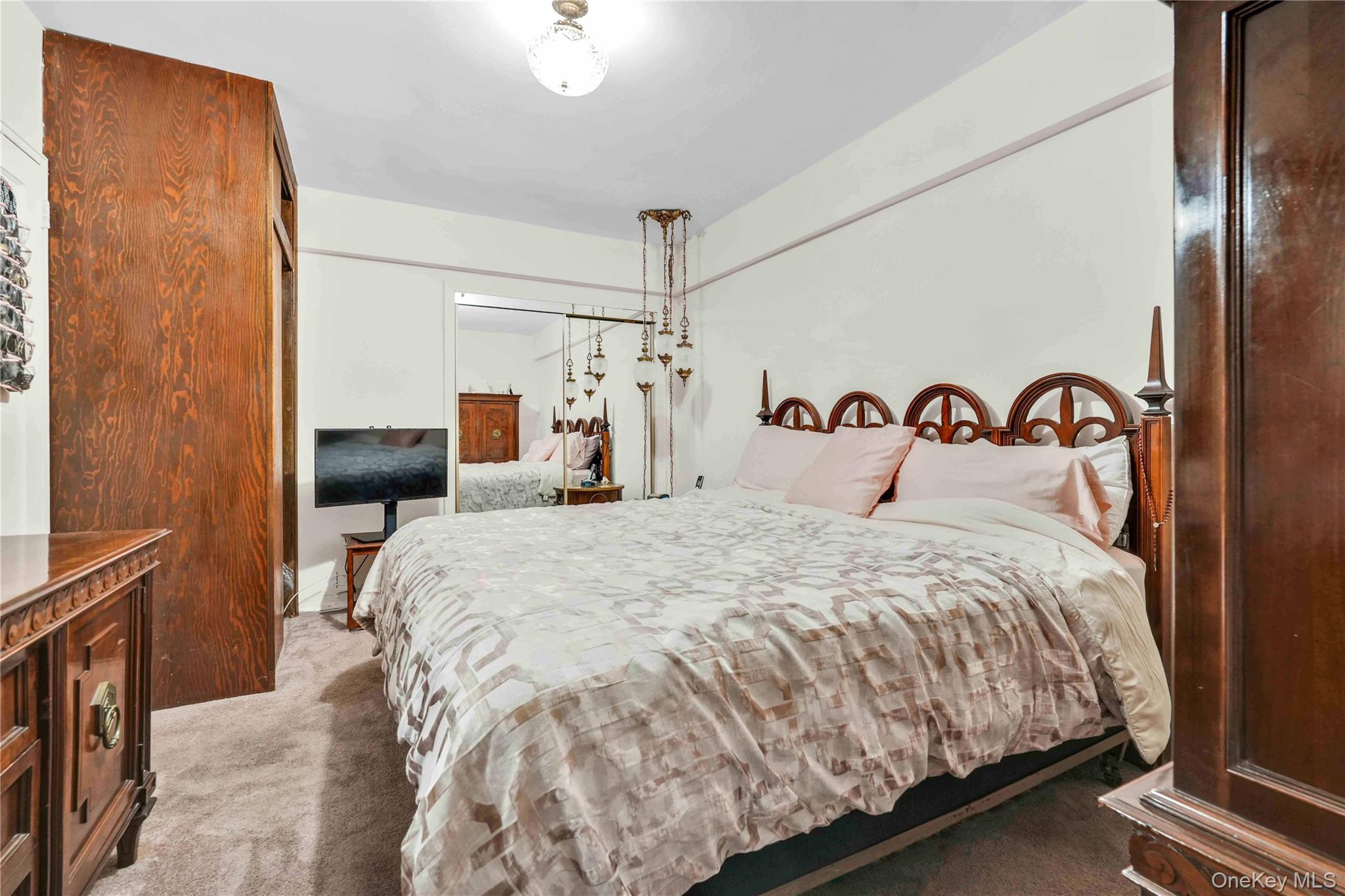 #8 photo, 26-25 141 Street, Flushing , NY 11354