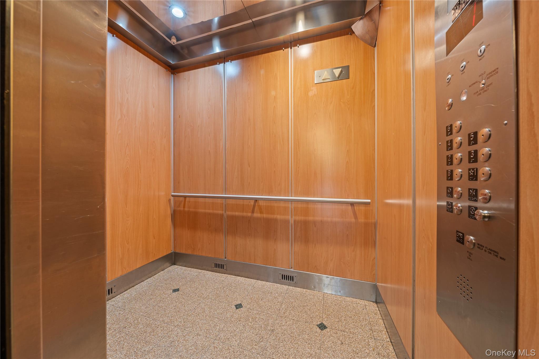 #5 photo, 140-18 burden crescent, Briarwood , NY 11435