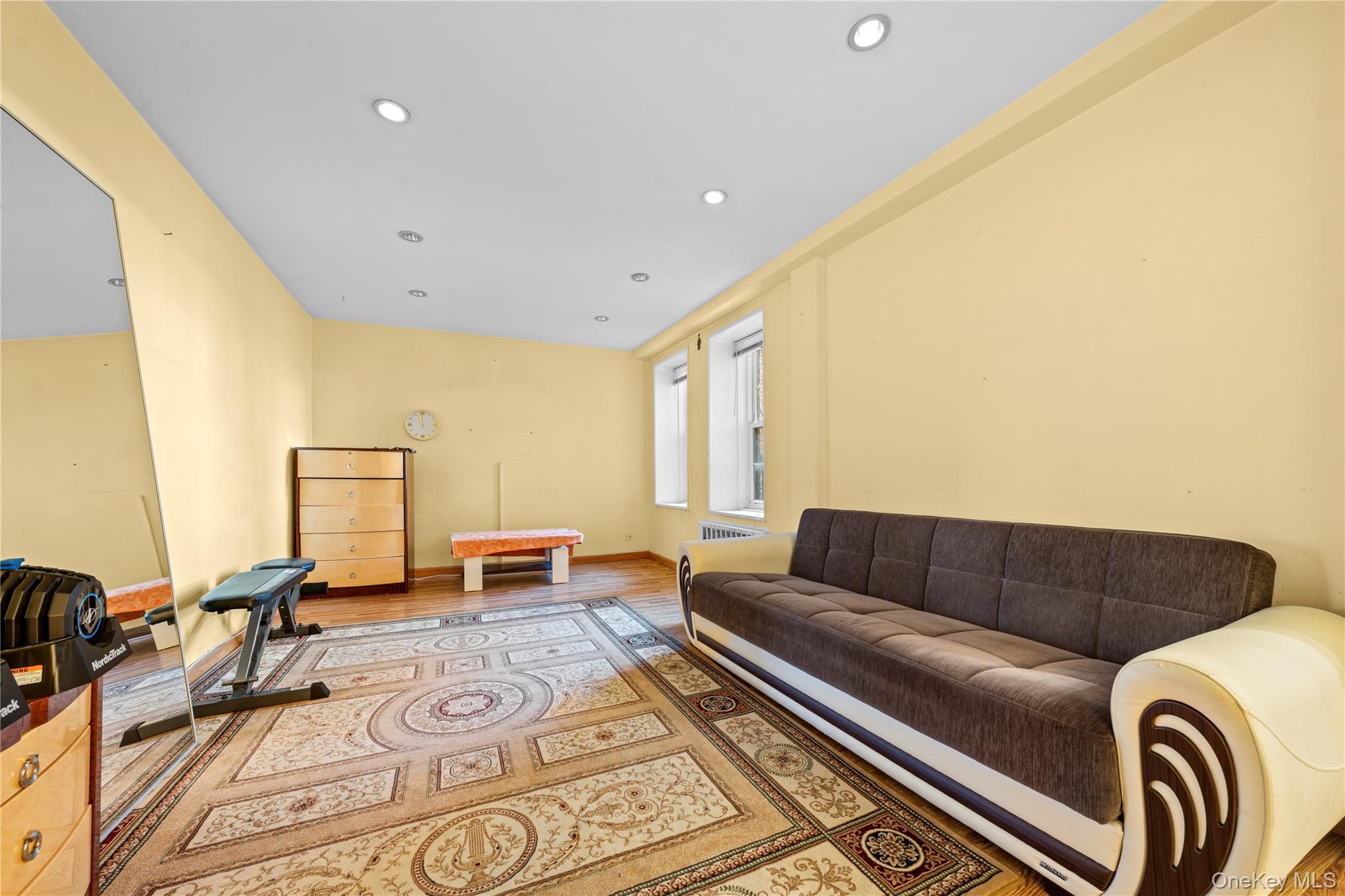 #7 photo, 140-18 burden crescent, Briarwood , NY 11435