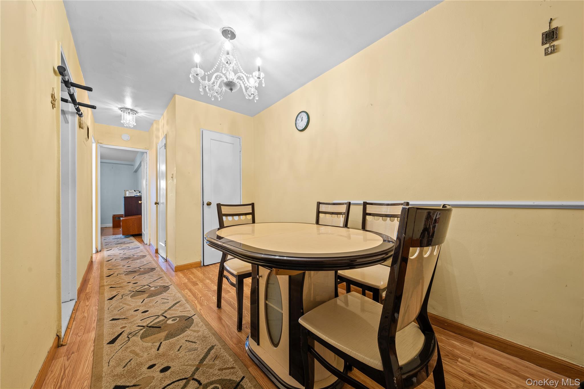 #8 photo, 140-18 burden crescent, Briarwood , NY 11435