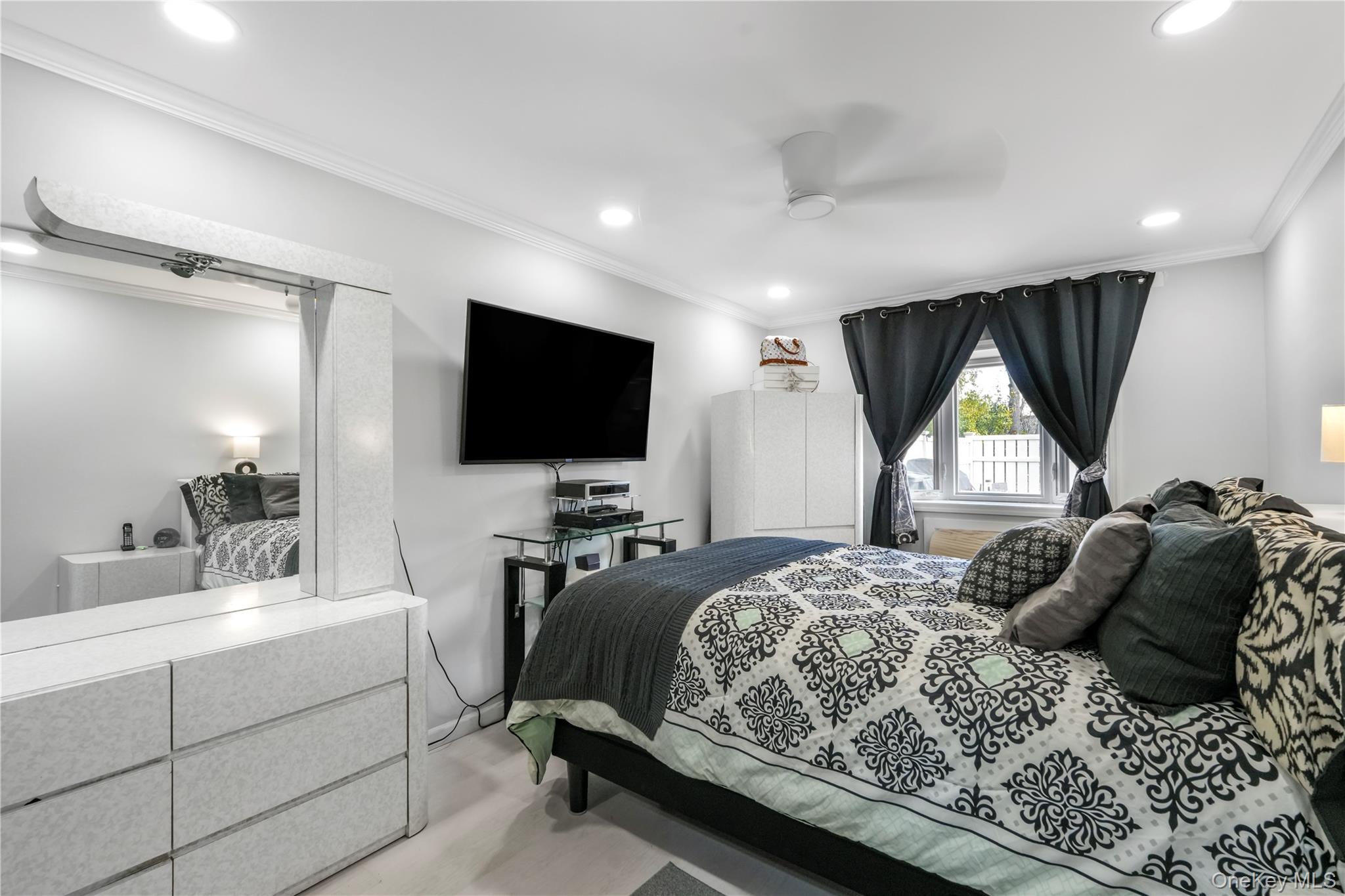 #5 photo, 427 Schorr Drive, College Point , NY 11356