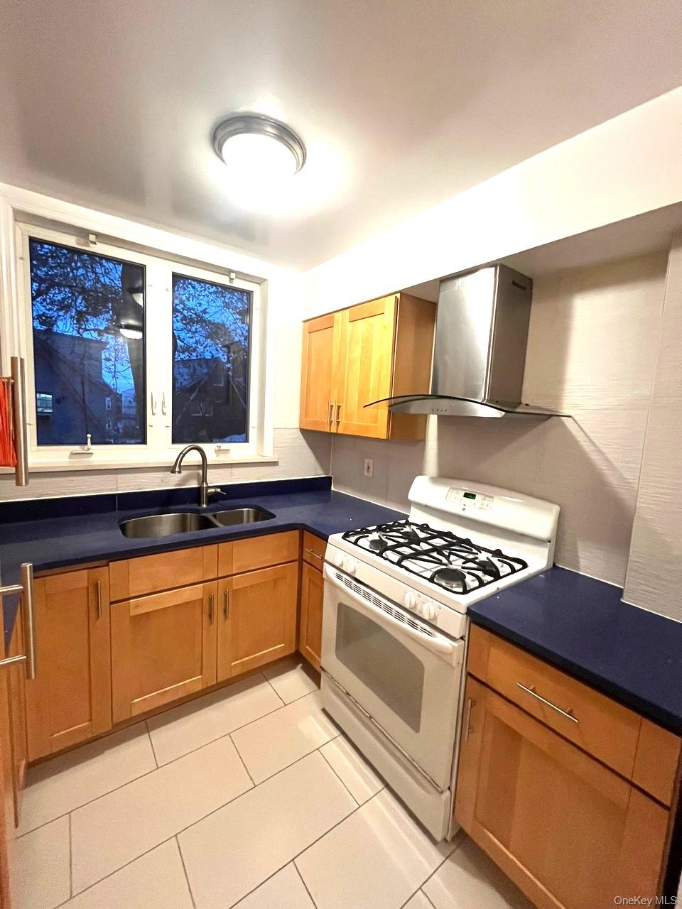 #16 photo, 1945 Paulding Avenue, Bronx , NY 10462