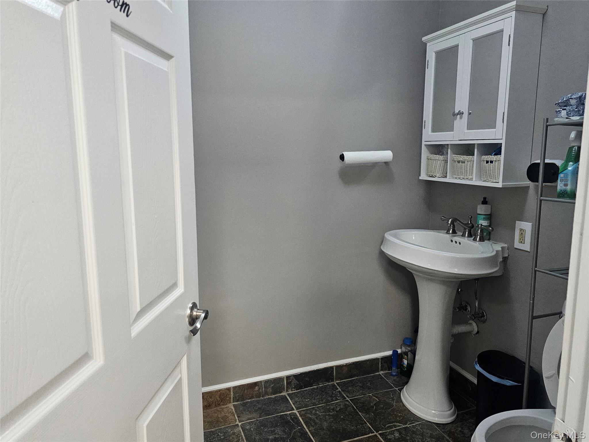 #13 photo, 125 S Wellwood Avenue, Lindenhurst , NY 11757