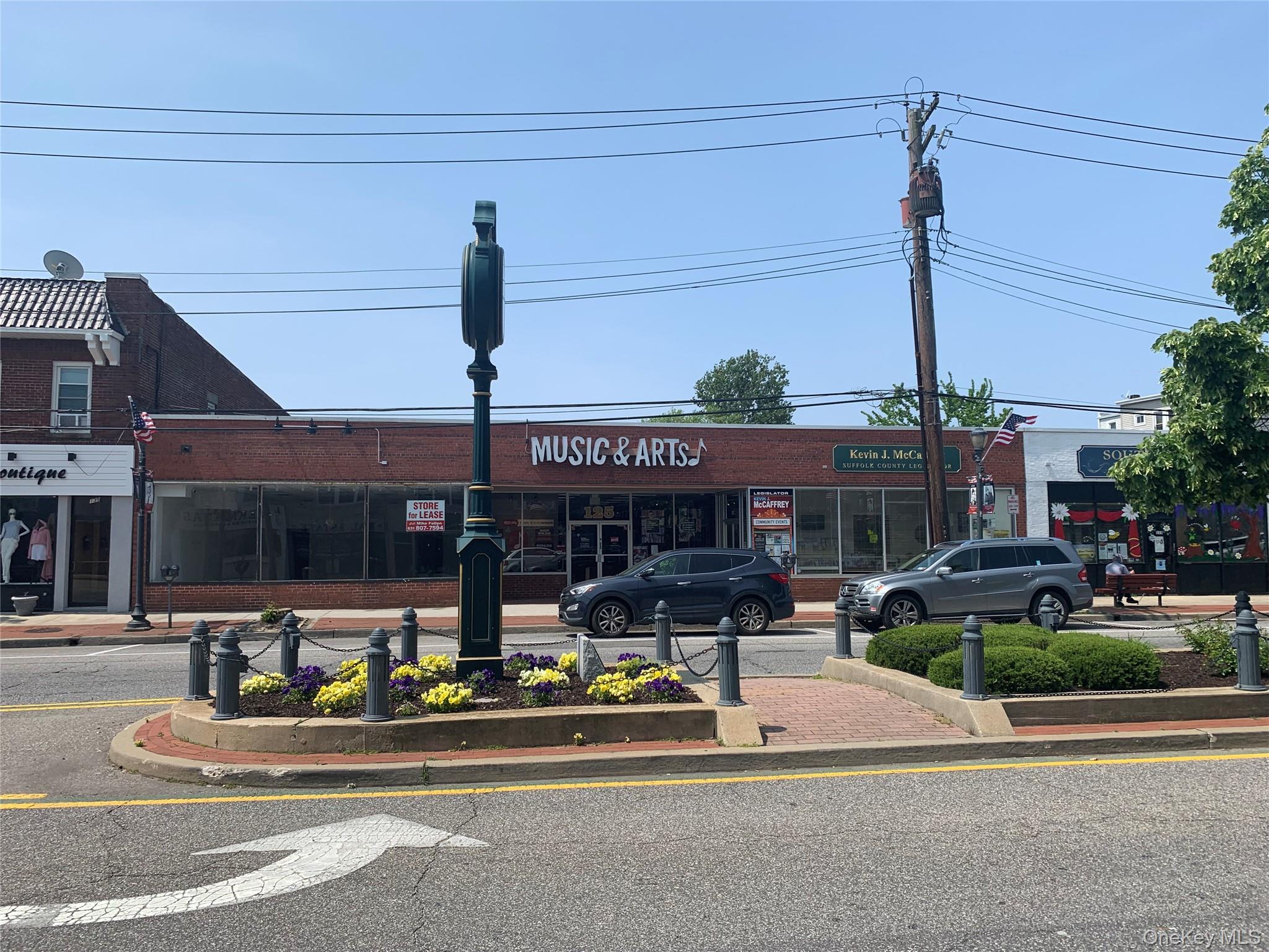 #3 photo, 125 S Wellwood Avenue, Lindenhurst , NY 11757