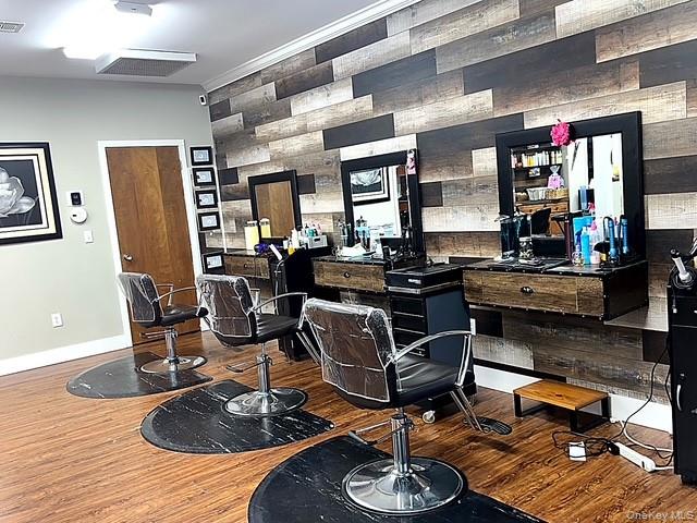 #6 photo, 487 Main Road, Aquebogue , NY 11931