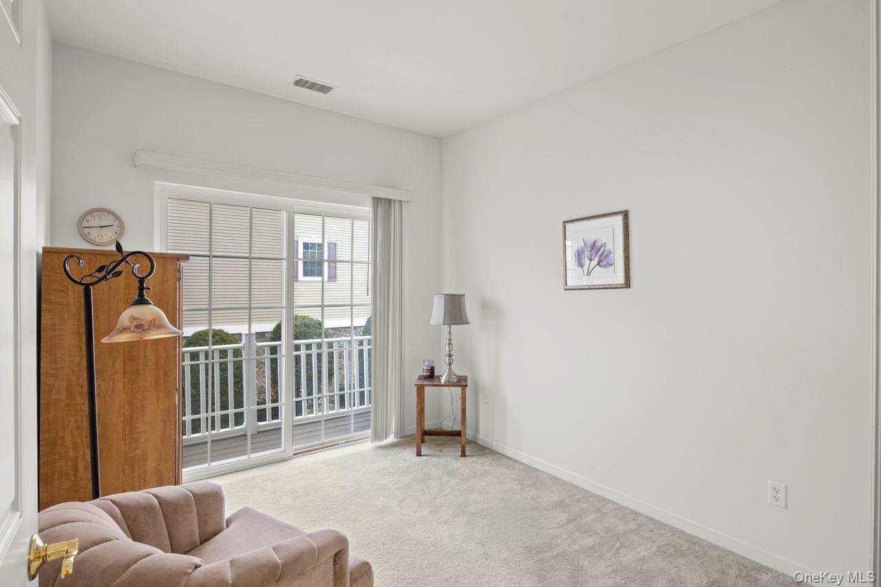 #11 photo, 419 Autumn Drive, East Meadow , NY 11554