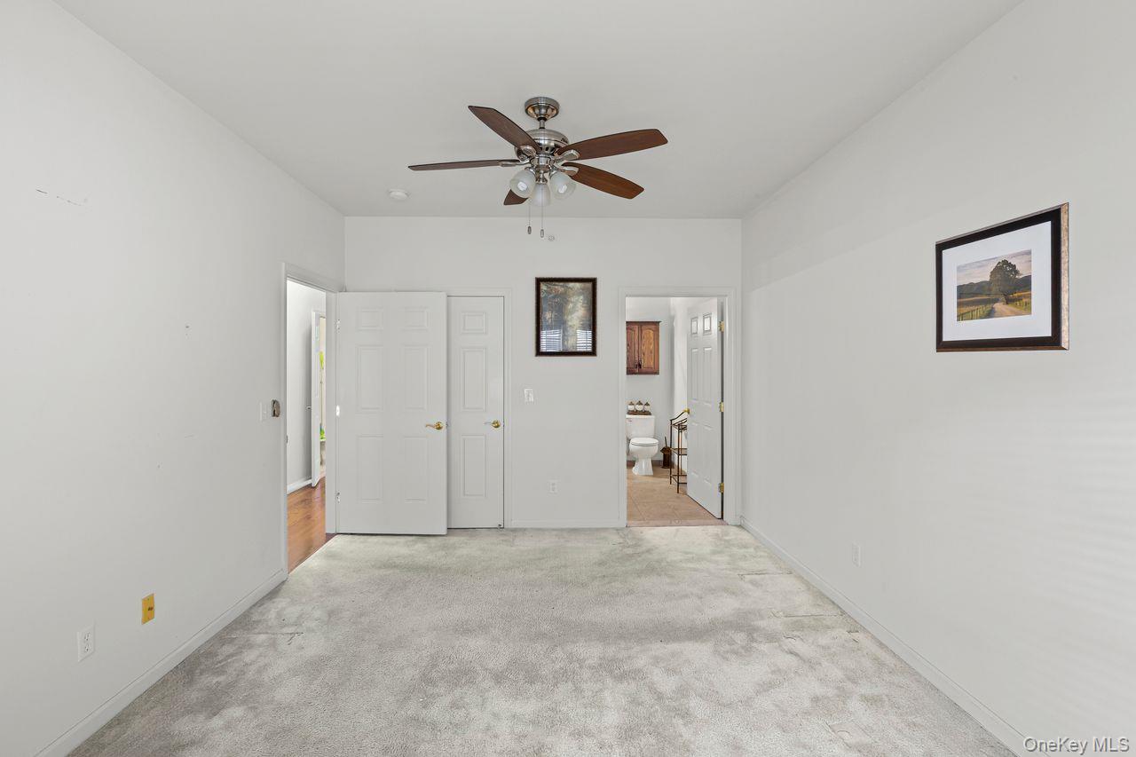 #12 photo, 419 Autumn Drive, East Meadow , NY 11554