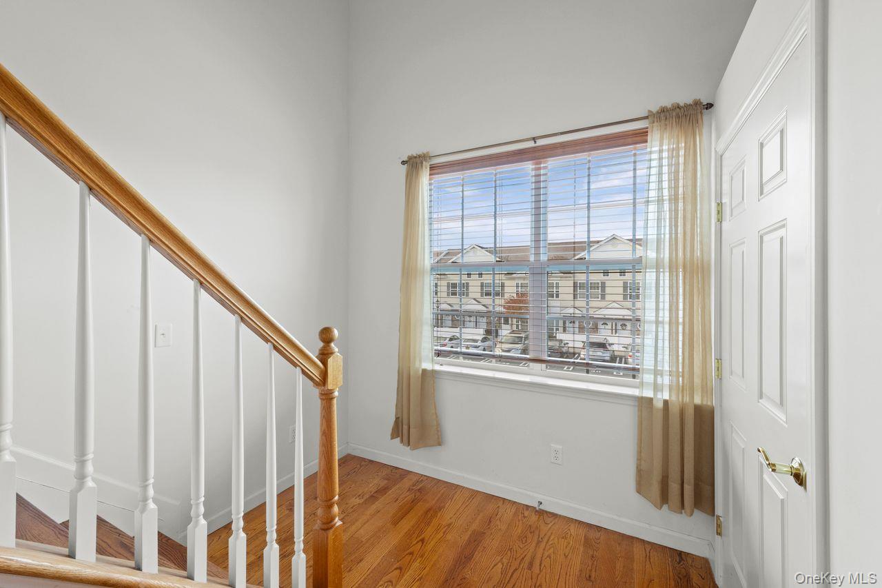 #14 photo, 419 Autumn Drive, East Meadow , NY 11554