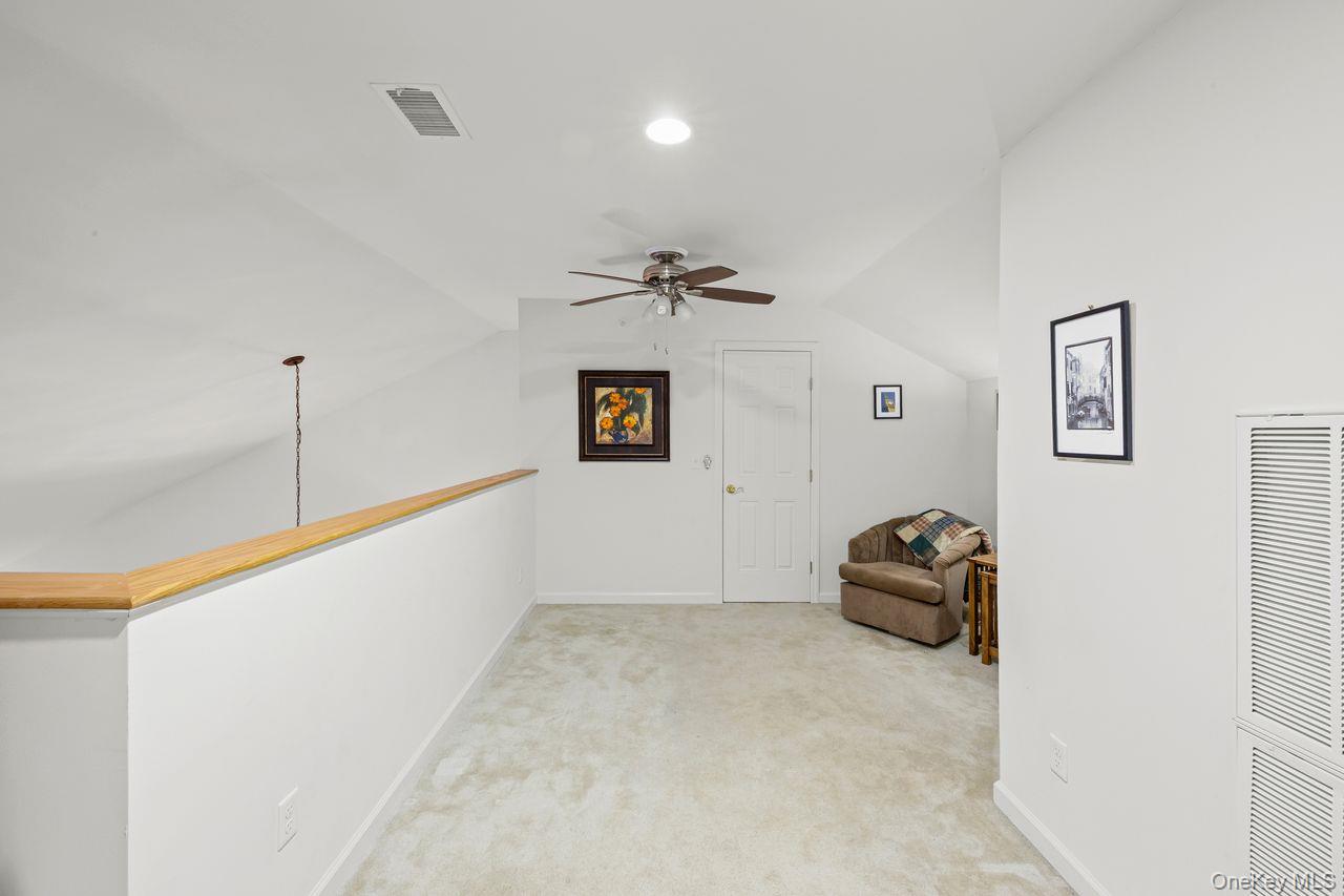 #5 photo, 419 Autumn Drive, East Meadow , NY 11554