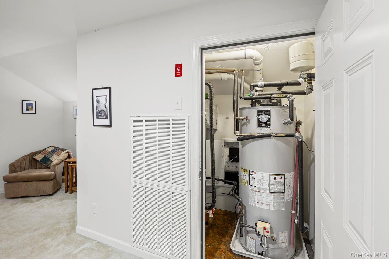 #9 photo, 419 Autumn Drive, East Meadow , NY 11554