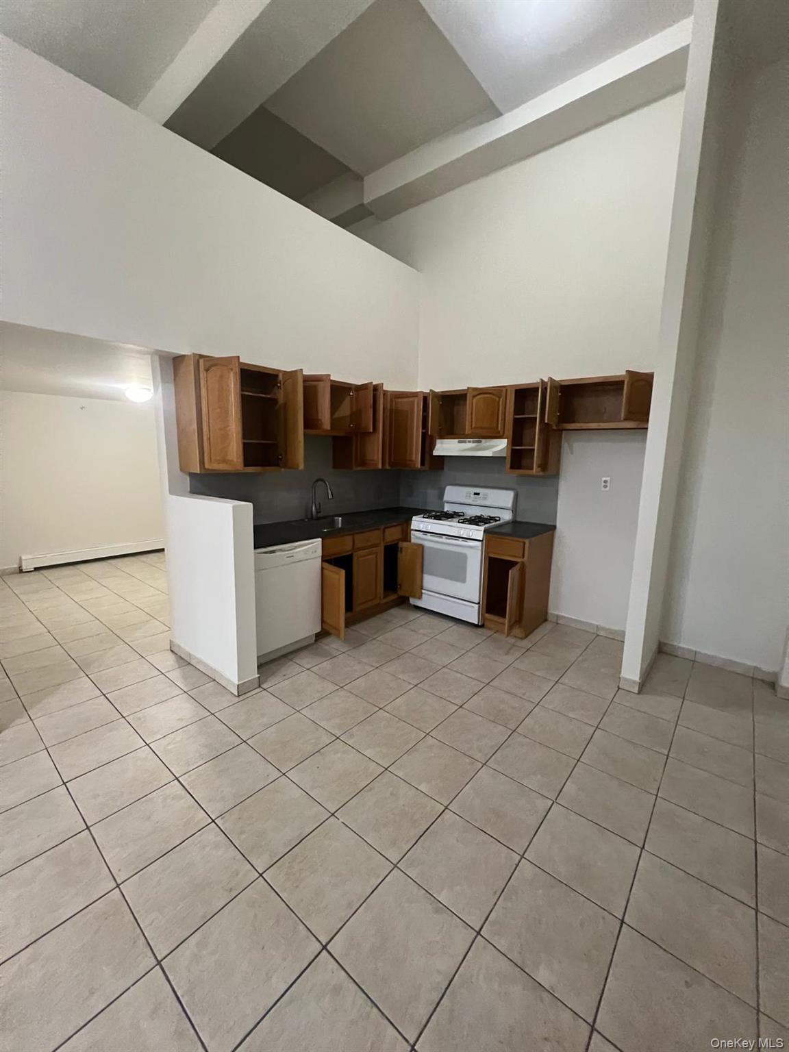 #4 photo, 10005 92nd Avenue, Richmond Hill , NY 11418