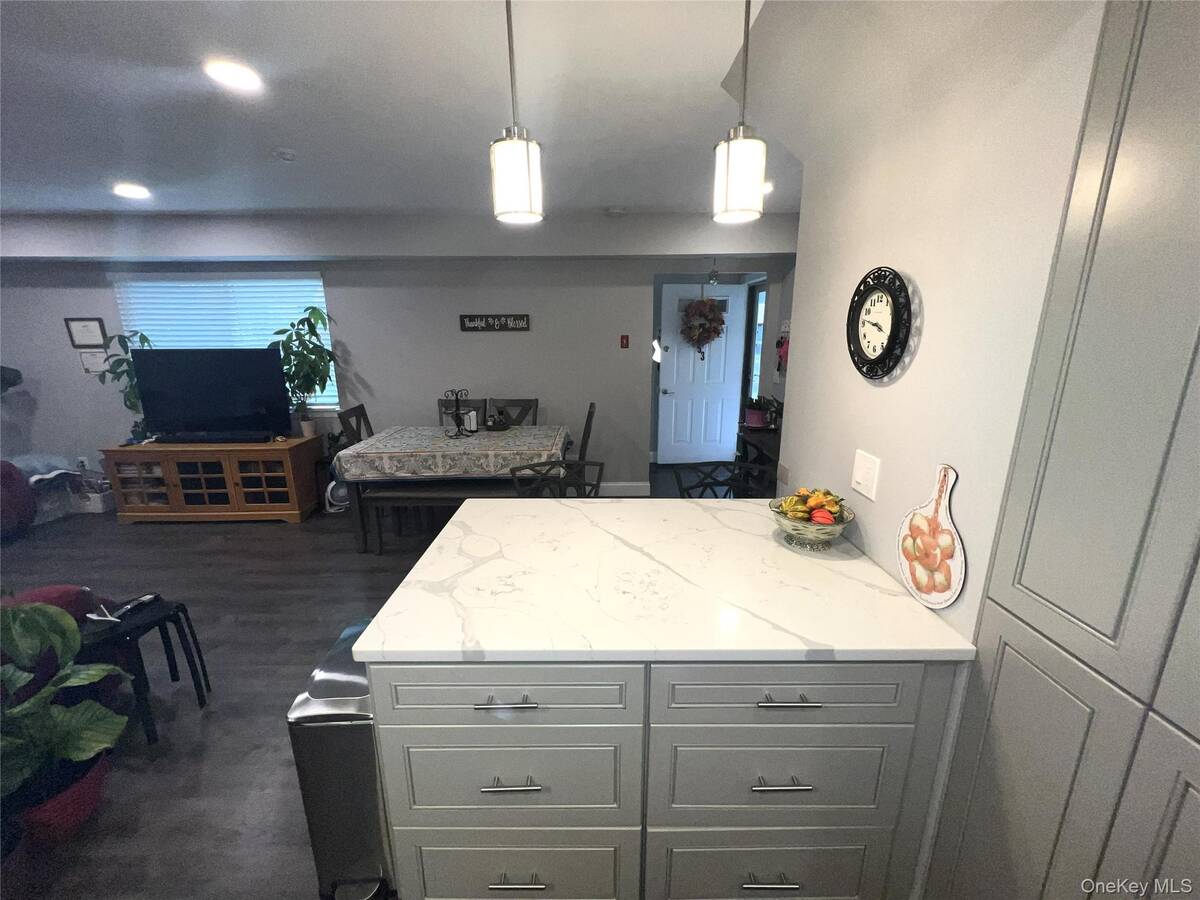 #10 photo, 53 Pointe Circle S, サフォーク郡 Coram , NY 11727