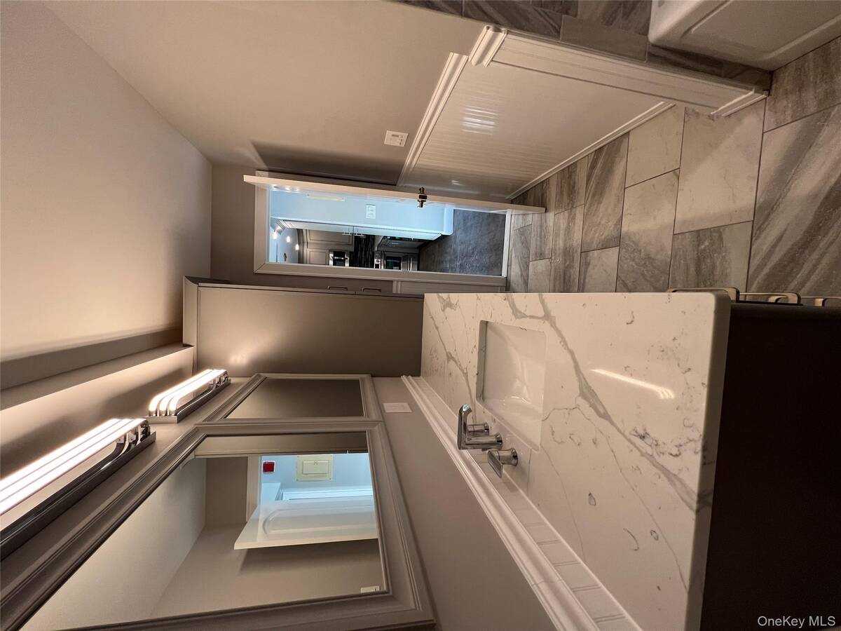 #17 photo, 53 Pointe Circle S, サフォーク郡 Coram , NY 11727