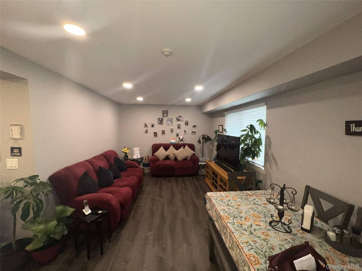 #24 photo, 53 Pointe Circle S, サフォーク郡 Coram , NY 11727