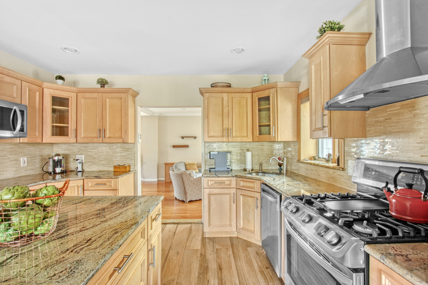 #16 photo, 1265 86TH Street, Dyker Heights , NY 11228