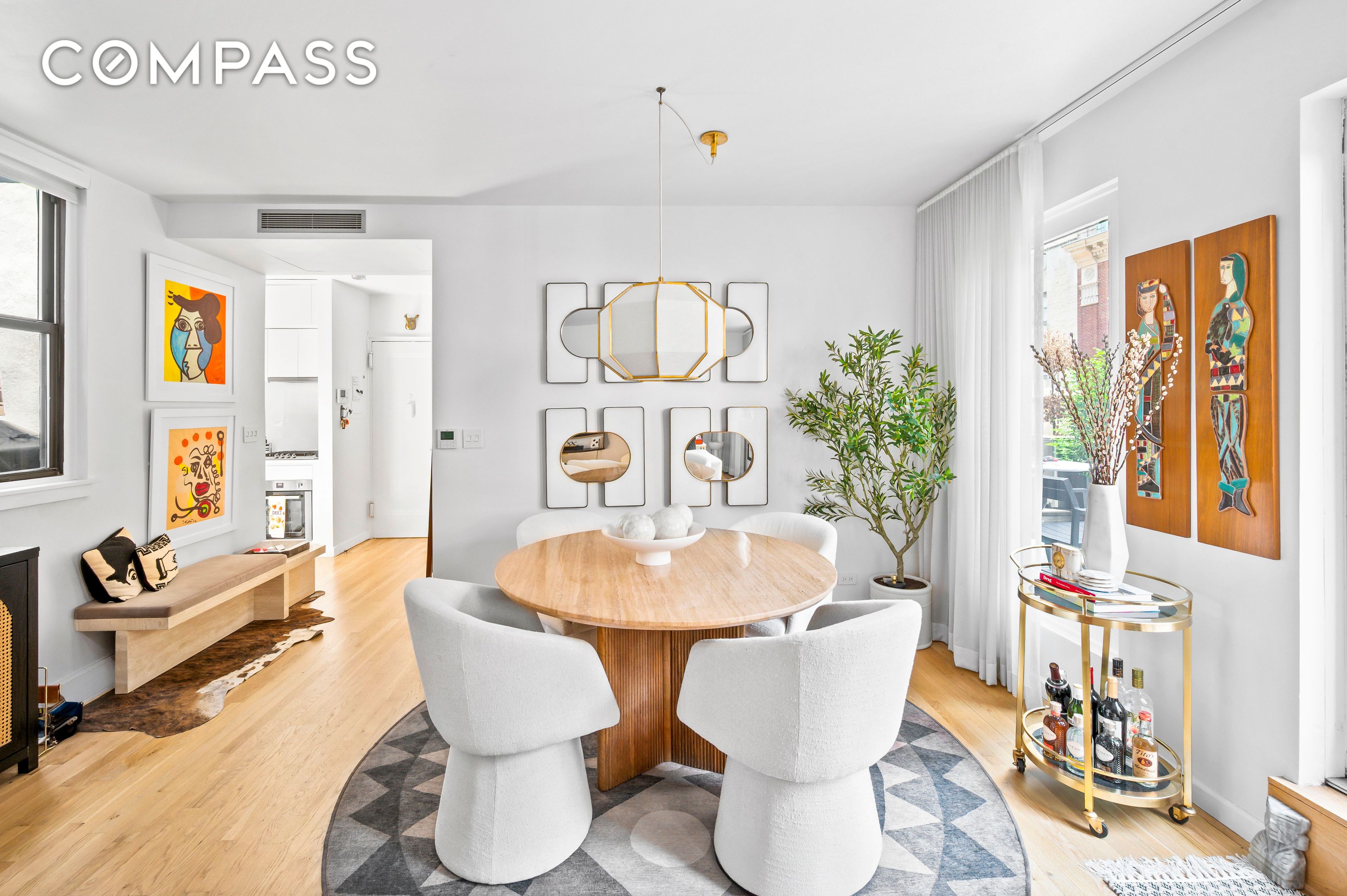 #4 photo, 140 W 58th Street, Midtown , NY 10019