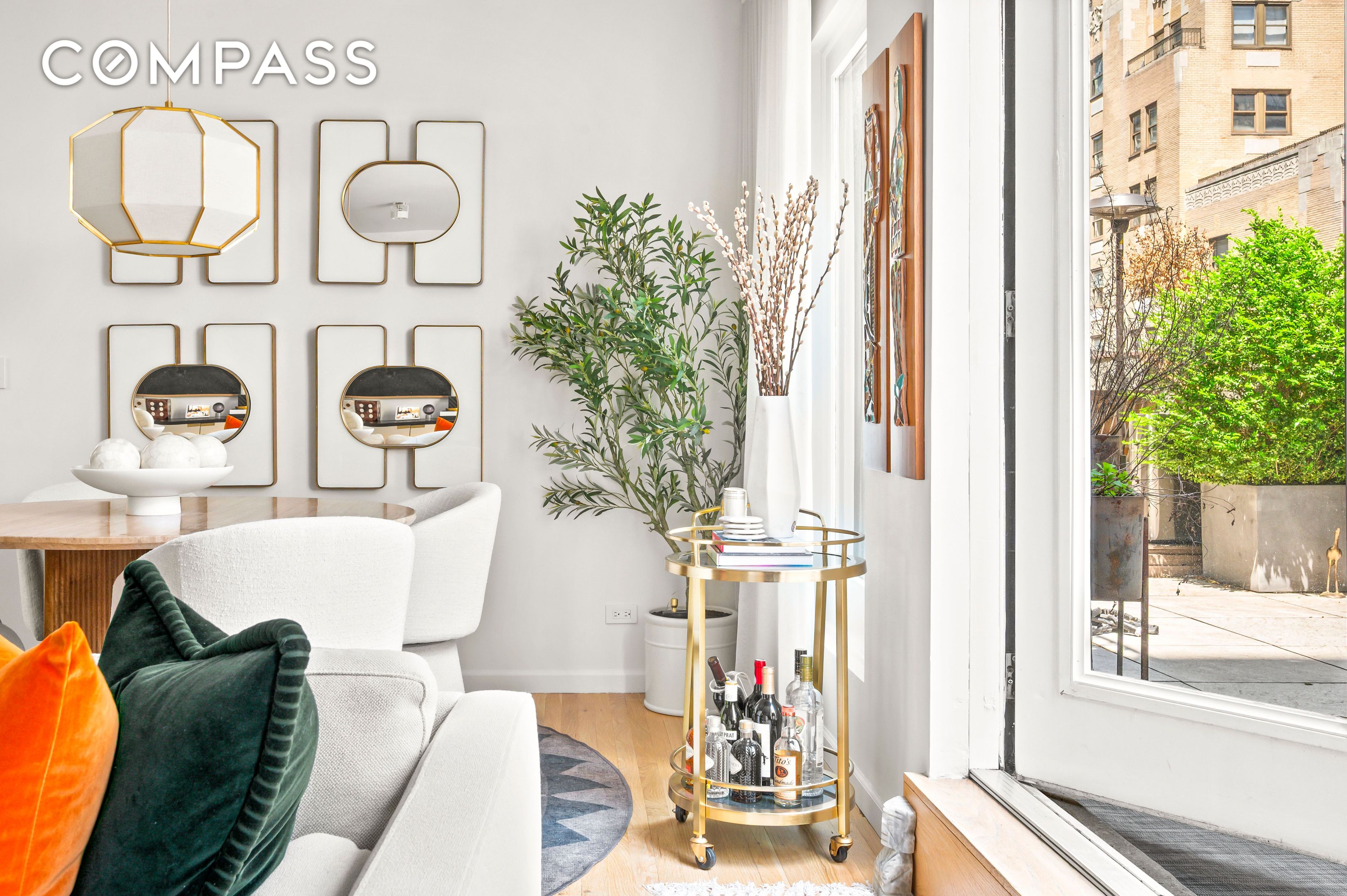 #5 photo, 140 W 58th Street, Midtown , NY 10019