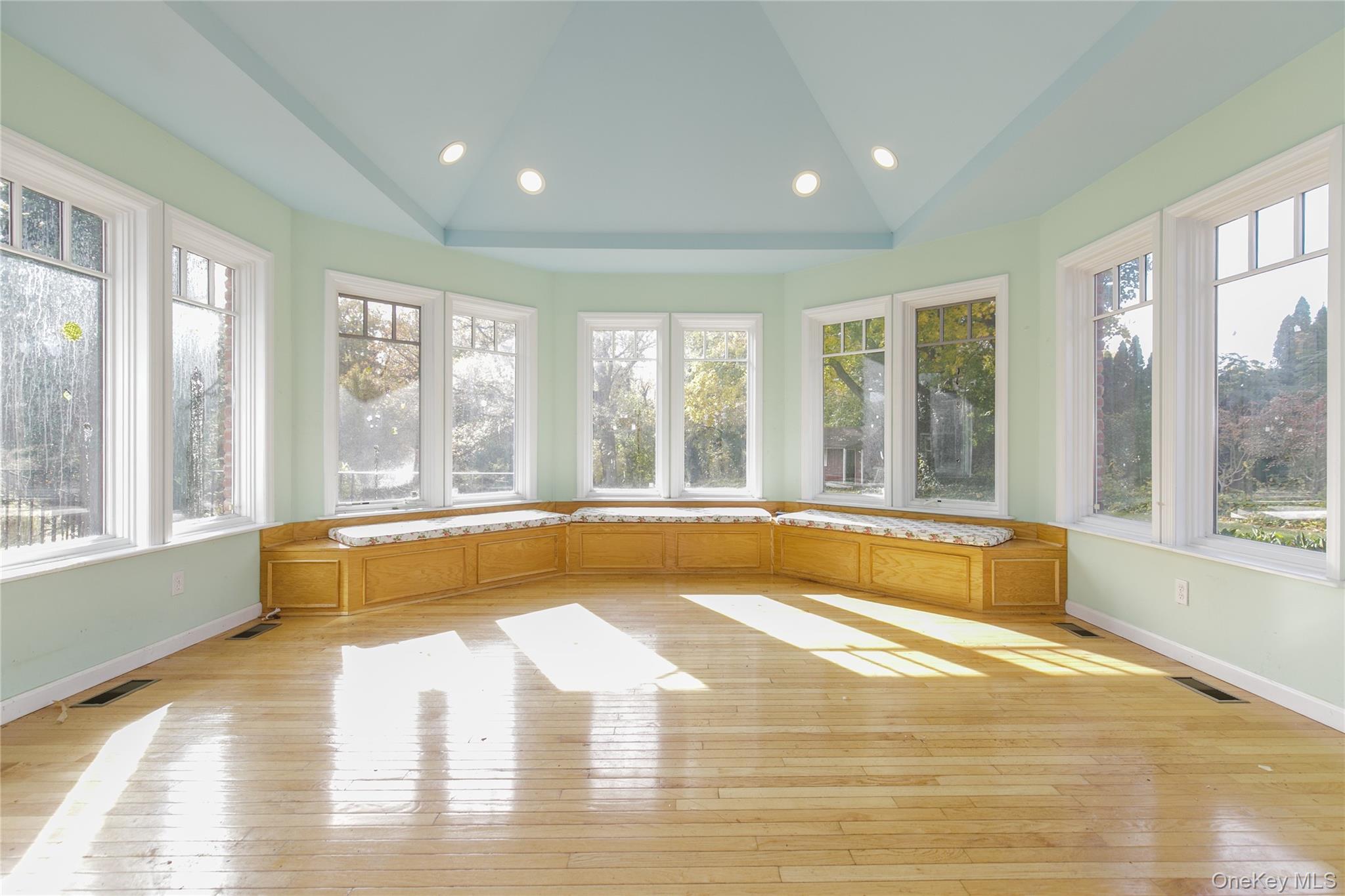 #12 photo, 18 LIGHTHOUSE Road, Kings Point , NY 11024