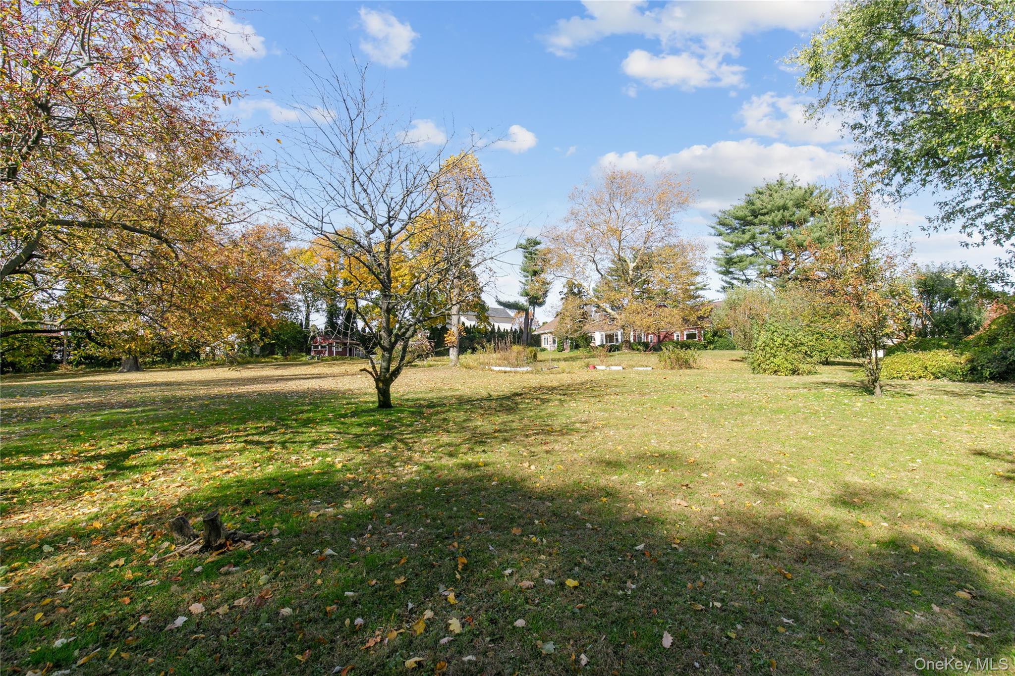 #2 photo, 18 LIGHTHOUSE Road, Kings Point , NY 11024