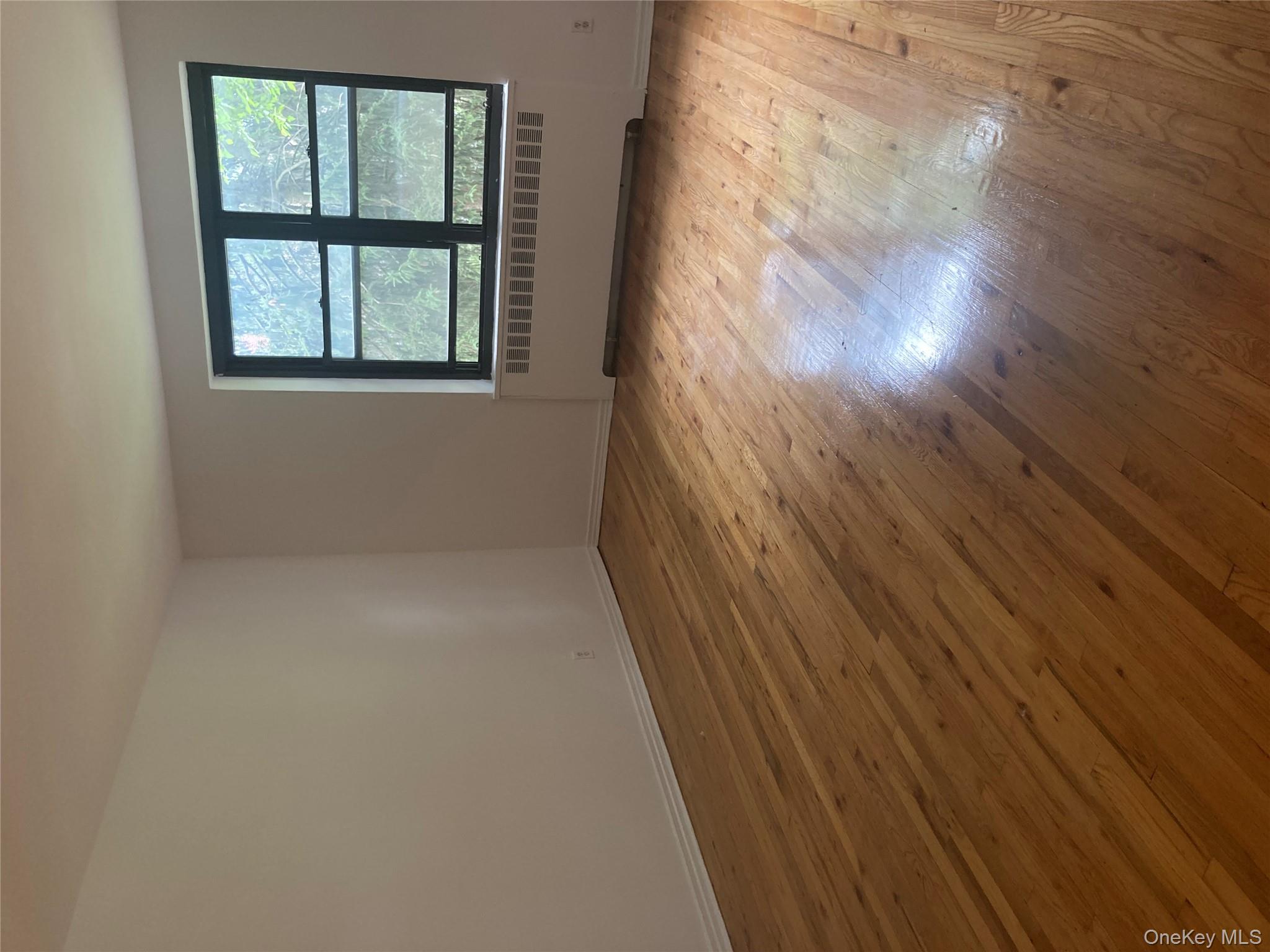 #4 photo, 21 Schenck Avenue, Great Neck , NY 11021