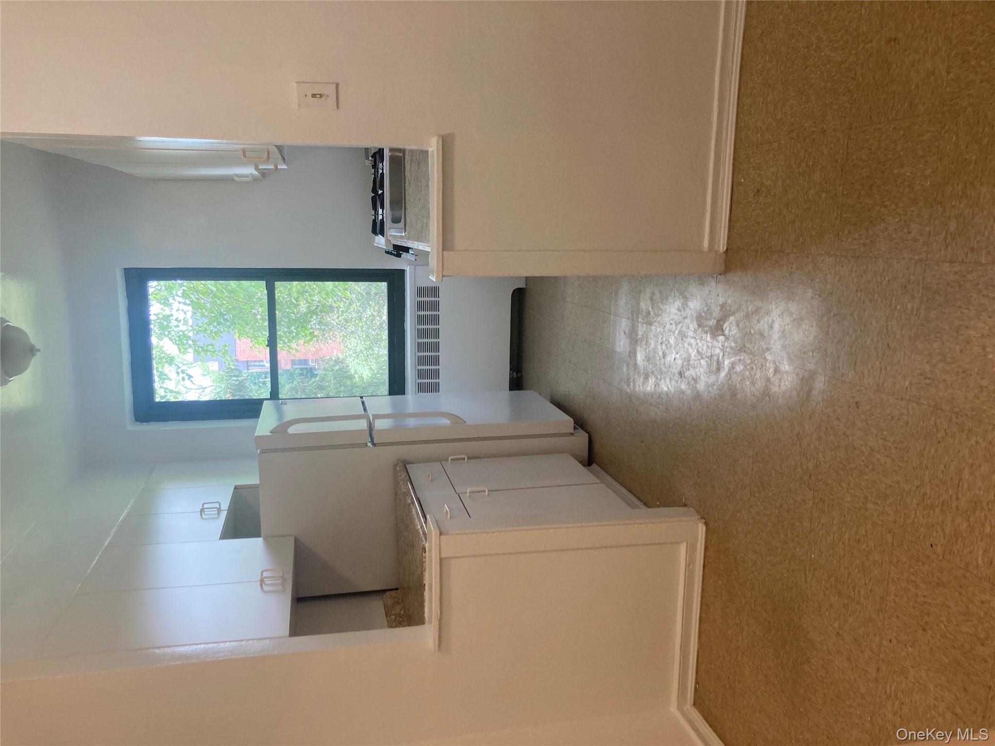 #6 photo, 21 Schenck Avenue, Great Neck , NY 11021