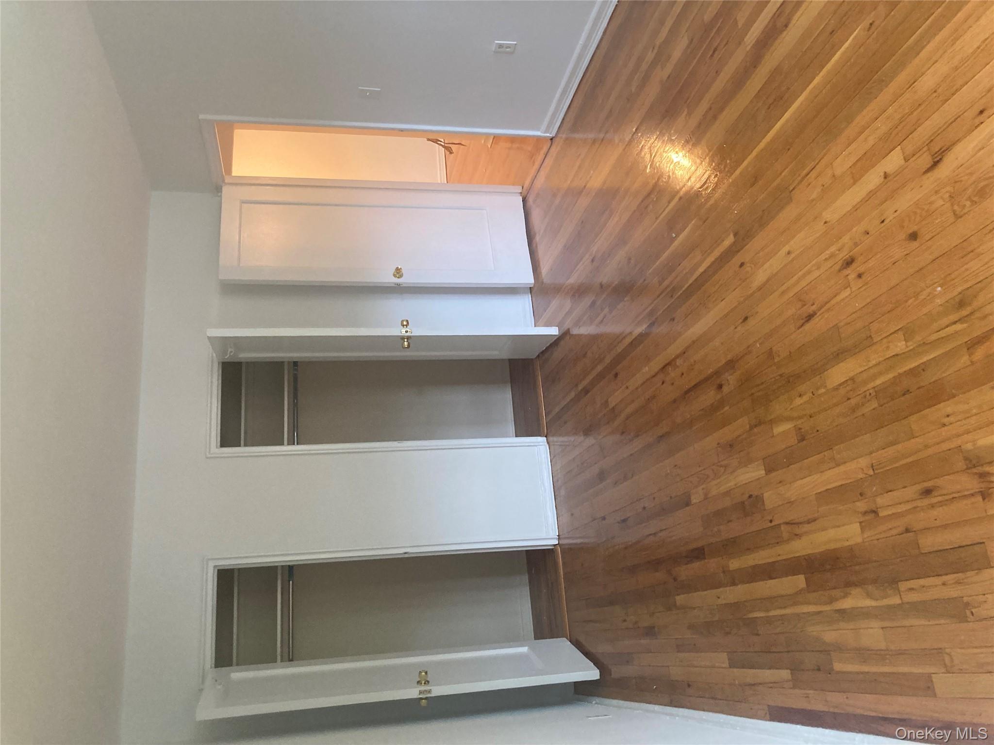 #8 photo, 21 Schenck Avenue, Great Neck , NY 11021