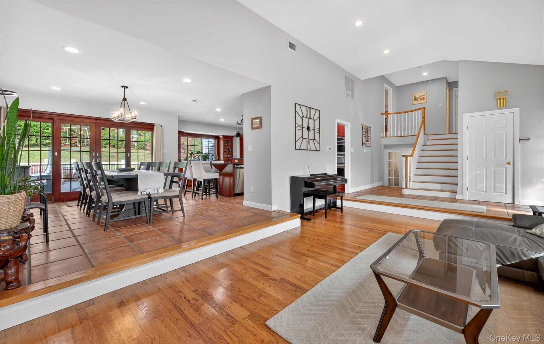 #10 photo, 10 Sorgi Court, Plainview , NY 11803