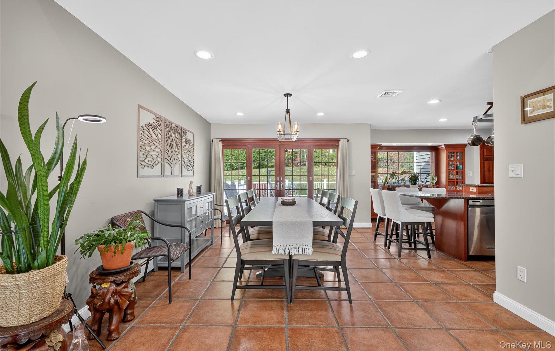 #11 photo, 10 Sorgi Court, Plainview , NY 11803