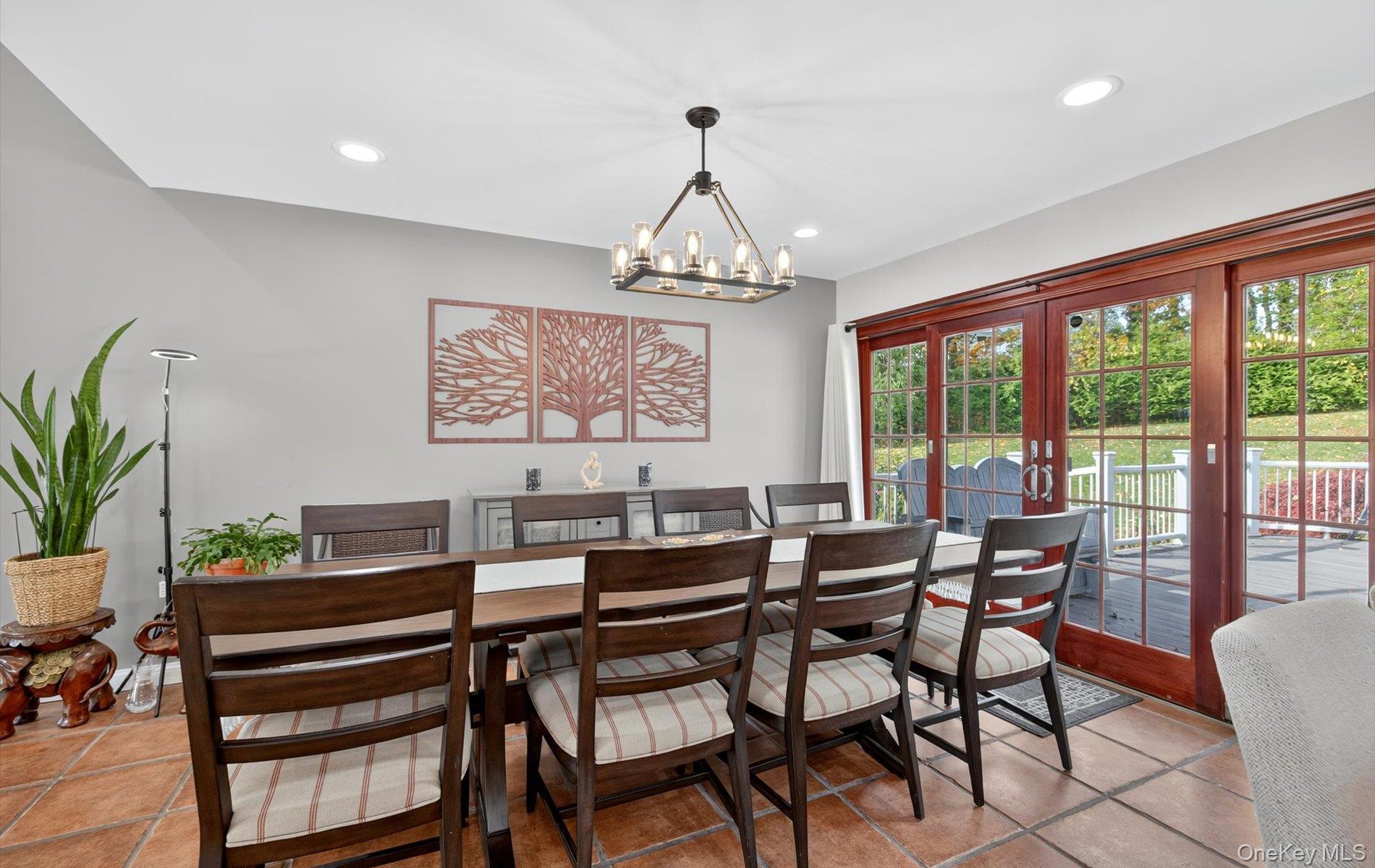 #12 photo, 10 Sorgi Court, Plainview , NY 11803