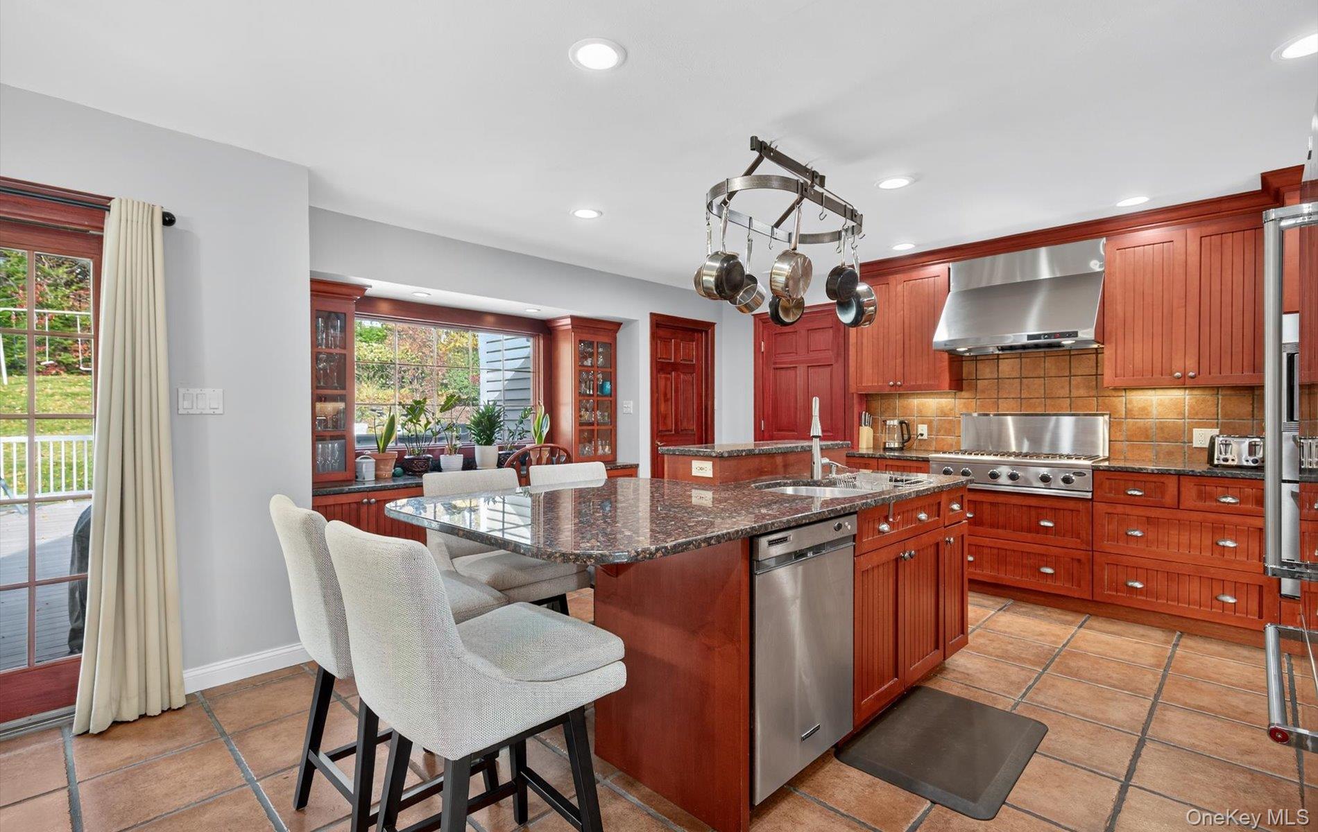 #14 photo, 10 Sorgi Court, Plainview , NY 11803