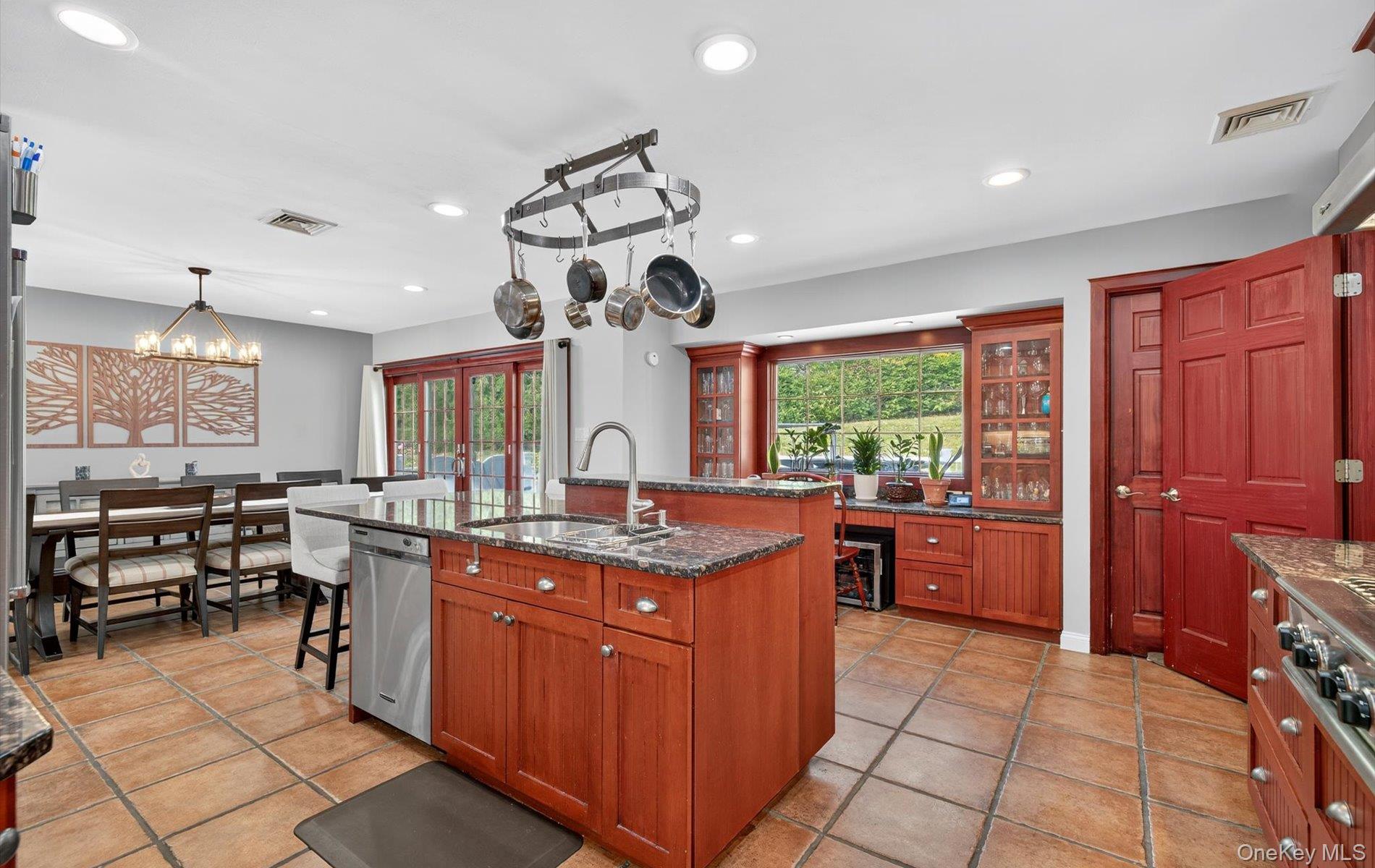 #15 photo, 10 Sorgi Court, Plainview , NY 11803