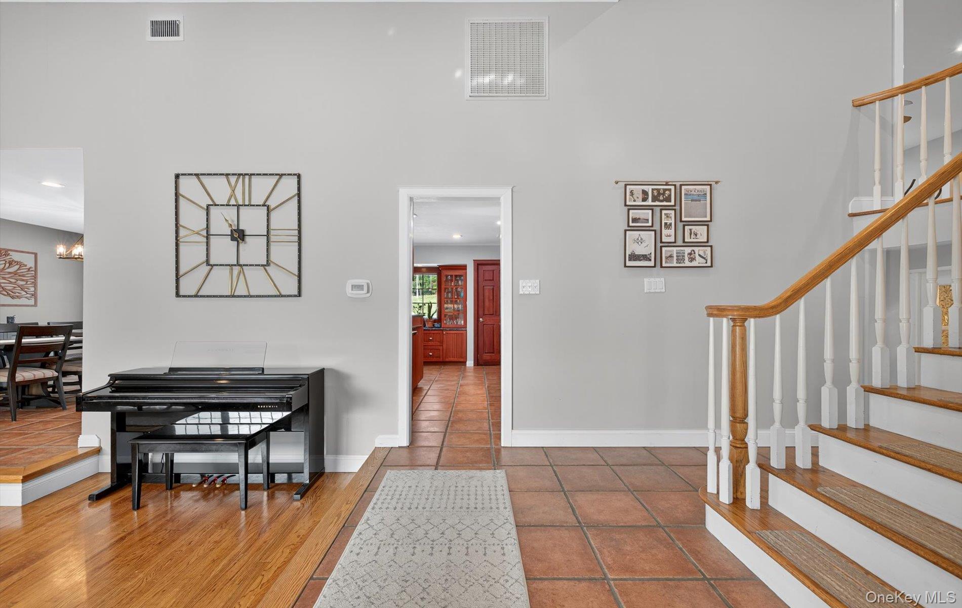 #4 photo, 10 Sorgi Court, Plainview , NY 11803