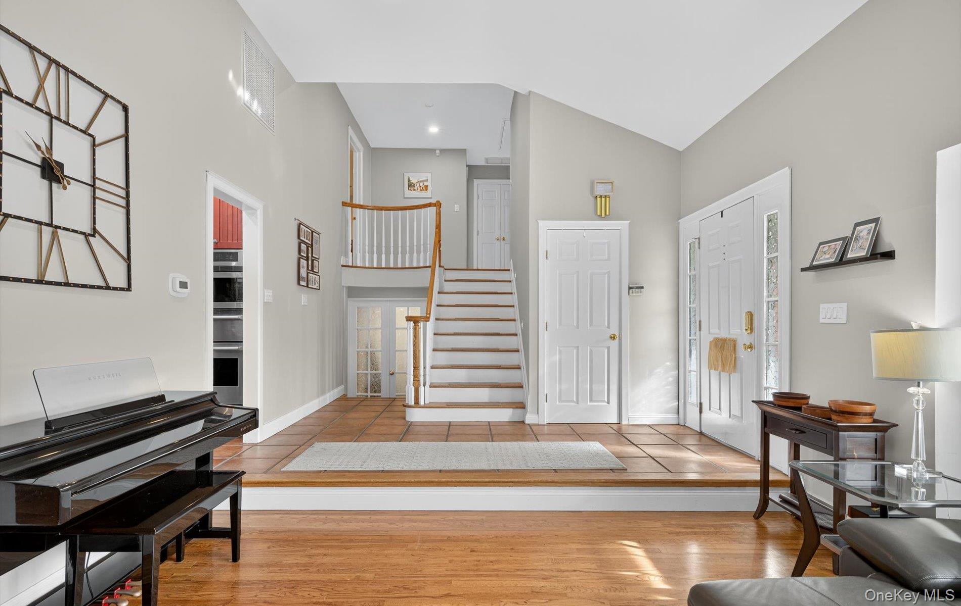 #5 photo, 10 Sorgi Court, Plainview , NY 11803