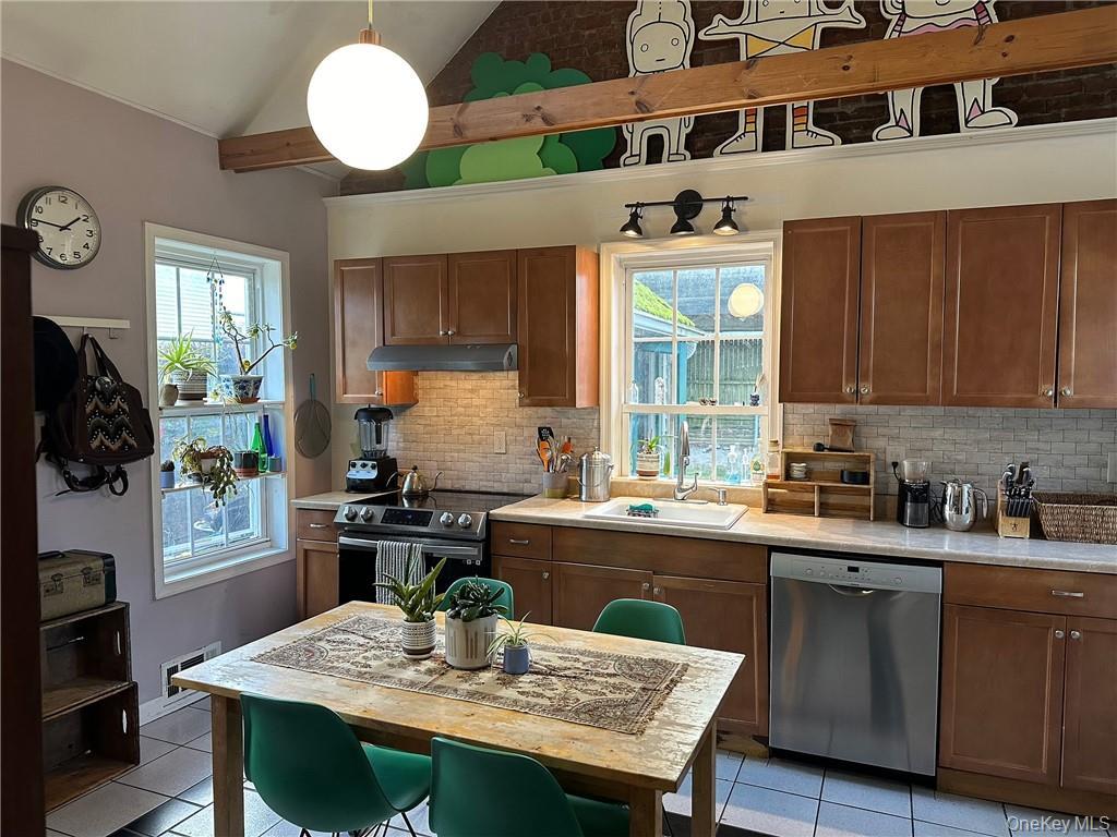 #10 photo, 369 Verplanck Avenue, Beacon , NY 12508