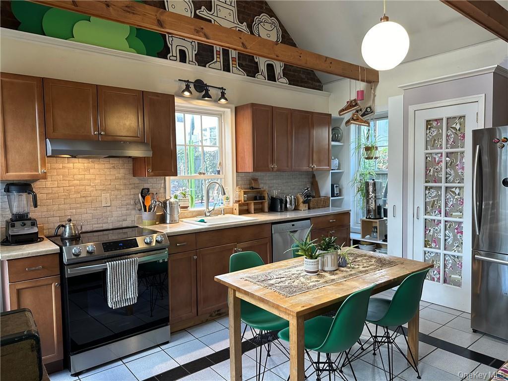 #8 photo, 369 Verplanck Avenue, Beacon , NY 12508