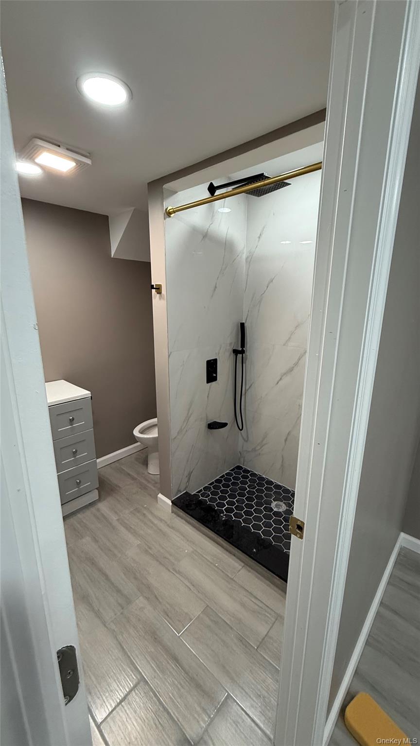 #3 photo, Brentwood, サフォーク郡 Brentwood , NY 11717