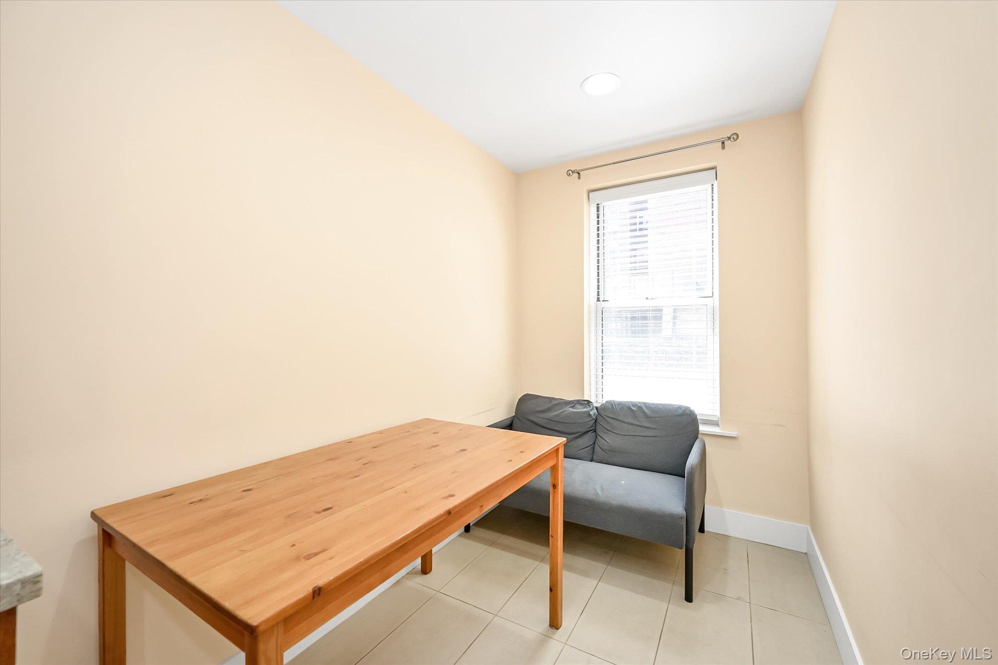 #5 photo, 65-05 Yellowstone Blvd., Forest Hills , NY 11375