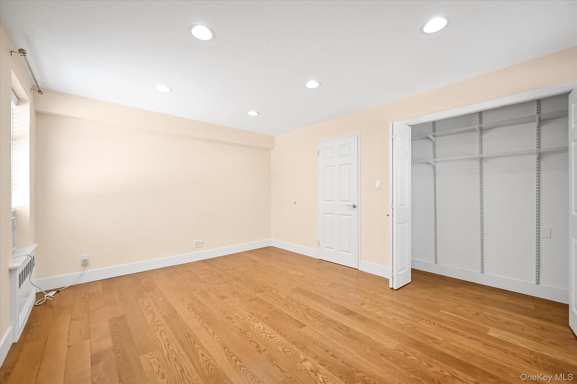 #8 photo, 65-05 Yellowstone Blvd., Forest Hills , NY 11375