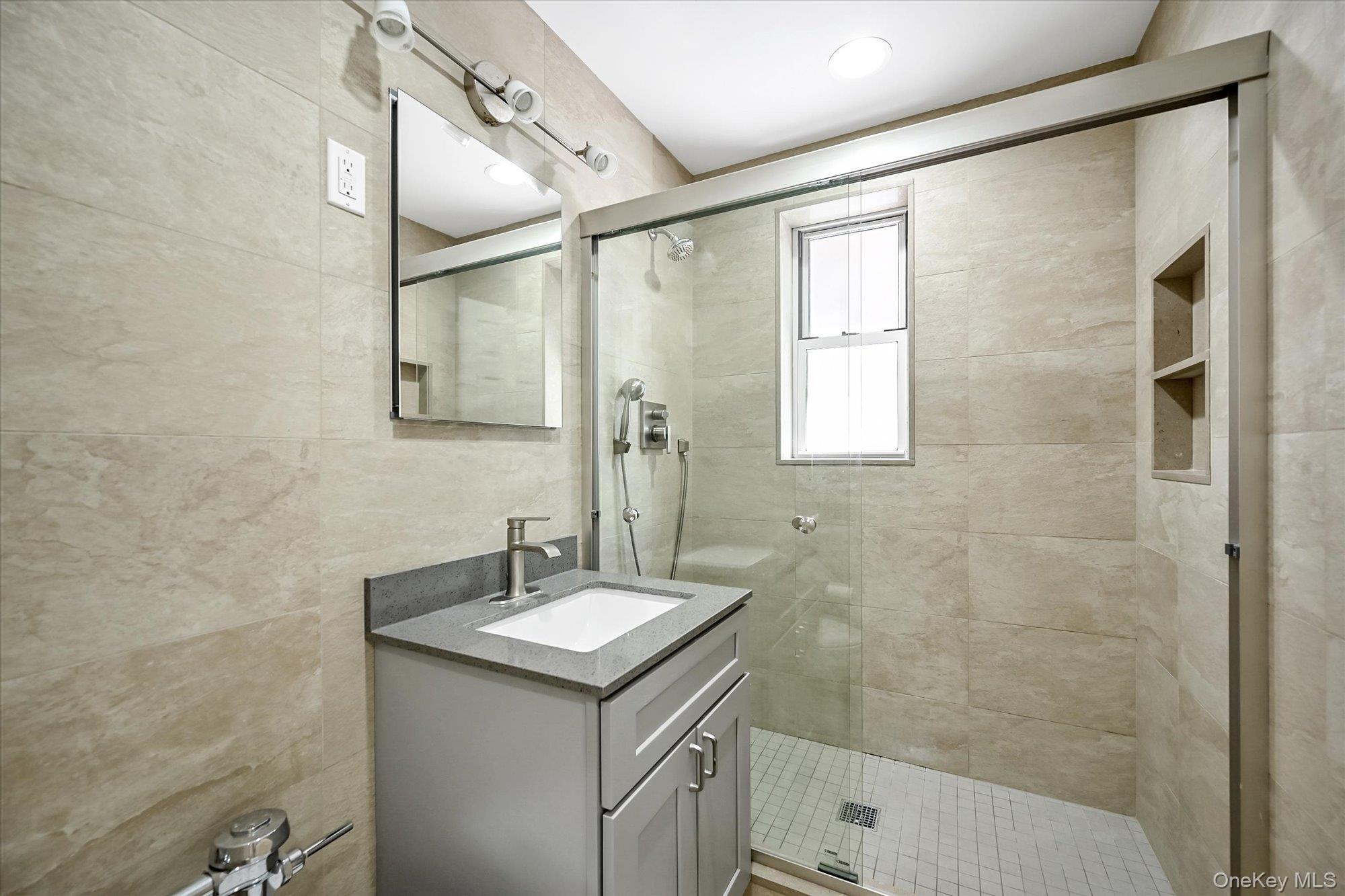 #9 photo, 65-05 Yellowstone Blvd., Forest Hills , NY 11375