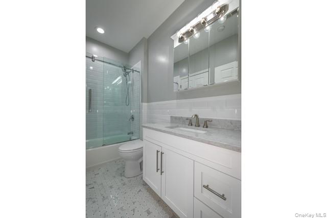 #11 photo, 1 Charles Pond Drive, サフォーク郡 Coram , NY 11727