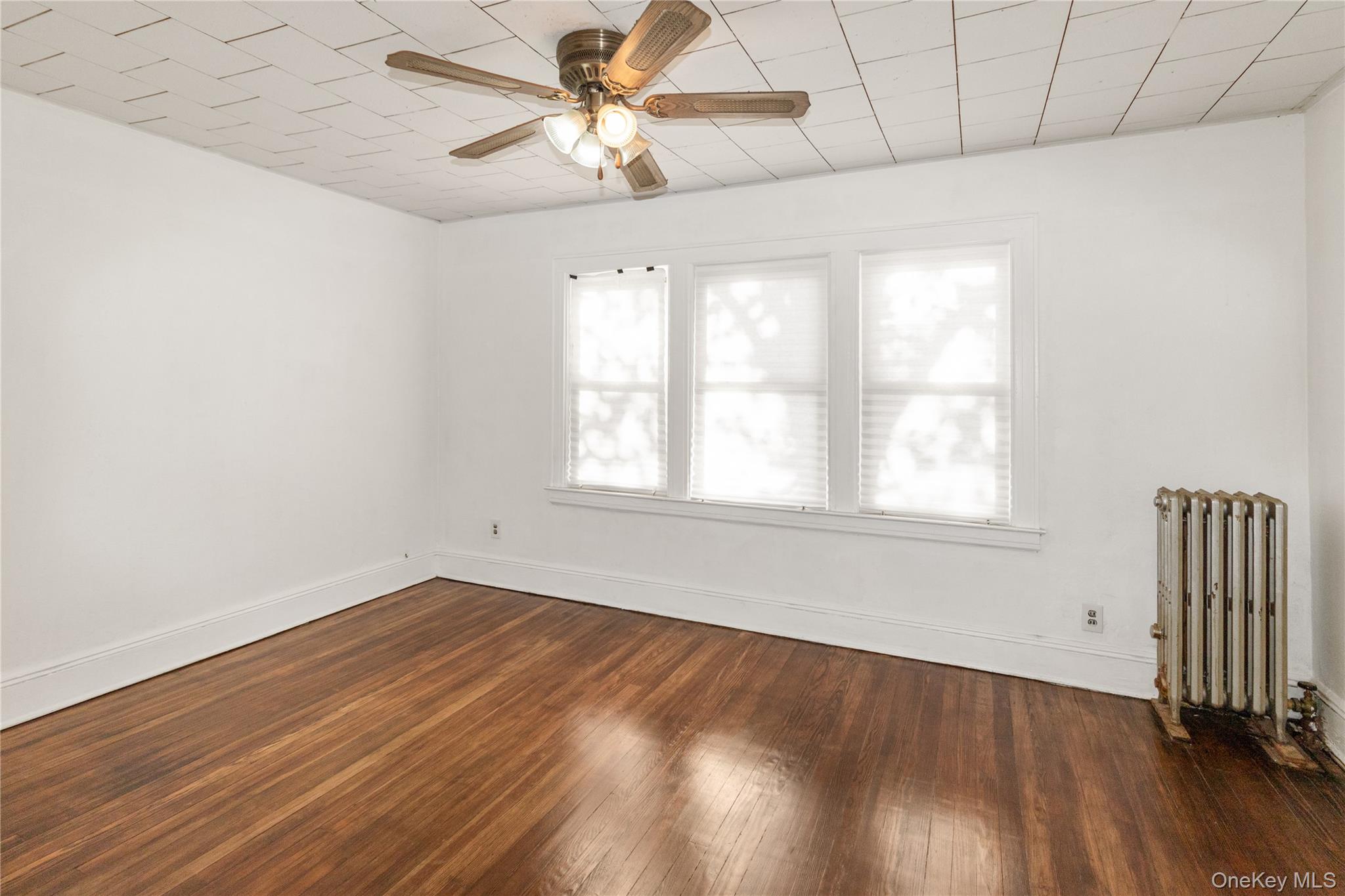 #14 photo, 109-29 Van Wyck Expressway, Jamaica , NY 11435