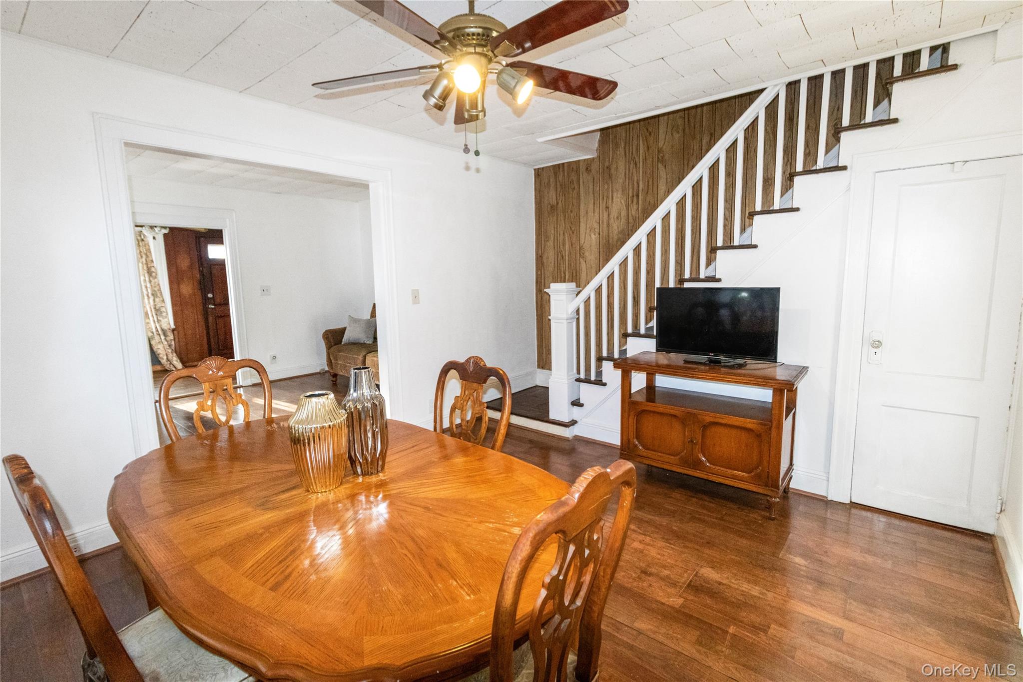 #9 photo, 109-29 Van Wyck Expressway, Jamaica , NY 11435