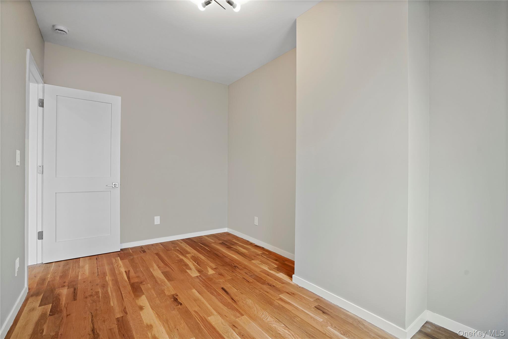 #10 photo, 79-23 67 Drive, كوينز Middle Village , NY 11379