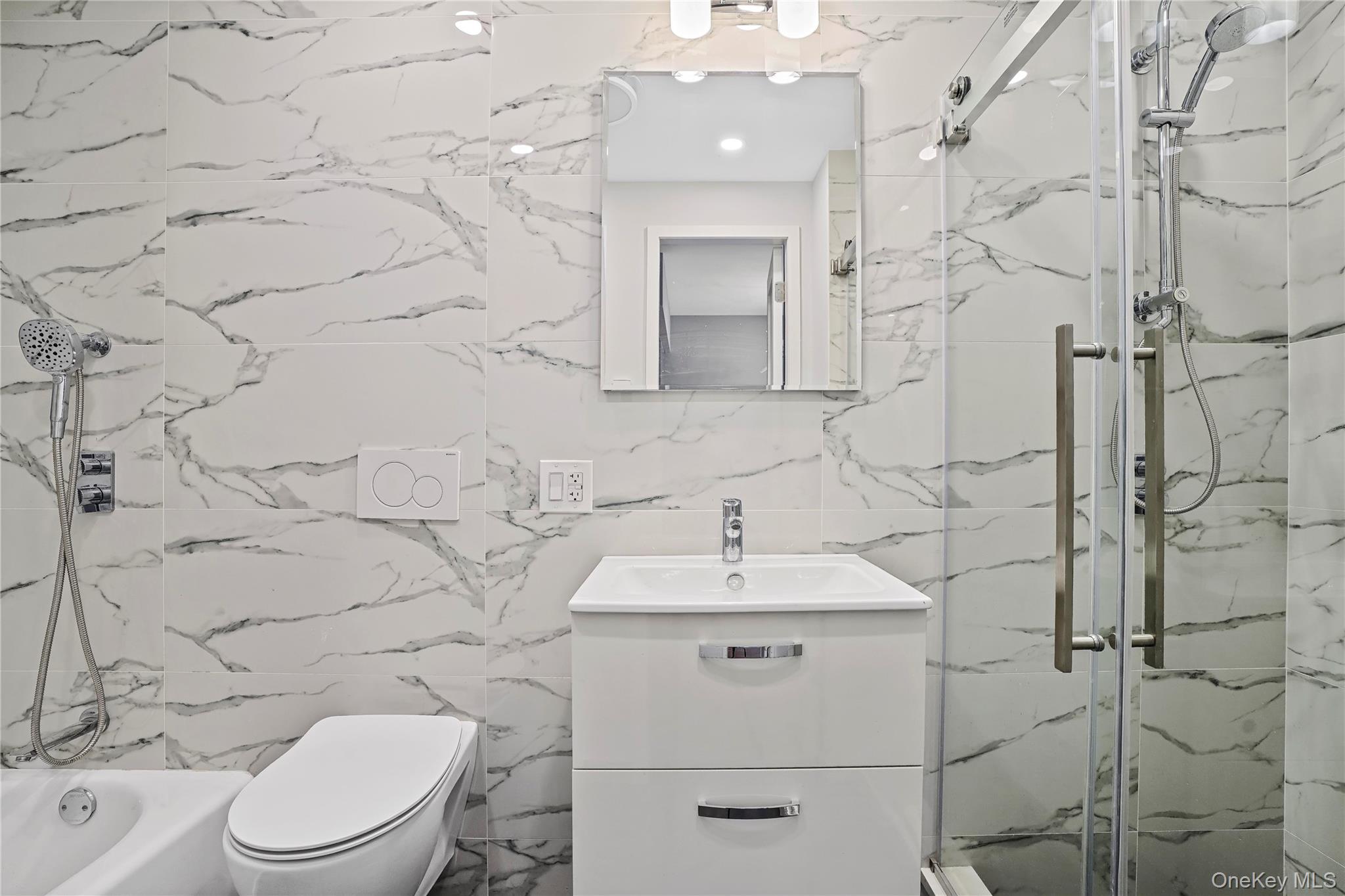 #7 photo, 79-23 67 Drive, كوينز Middle Village , NY 11379