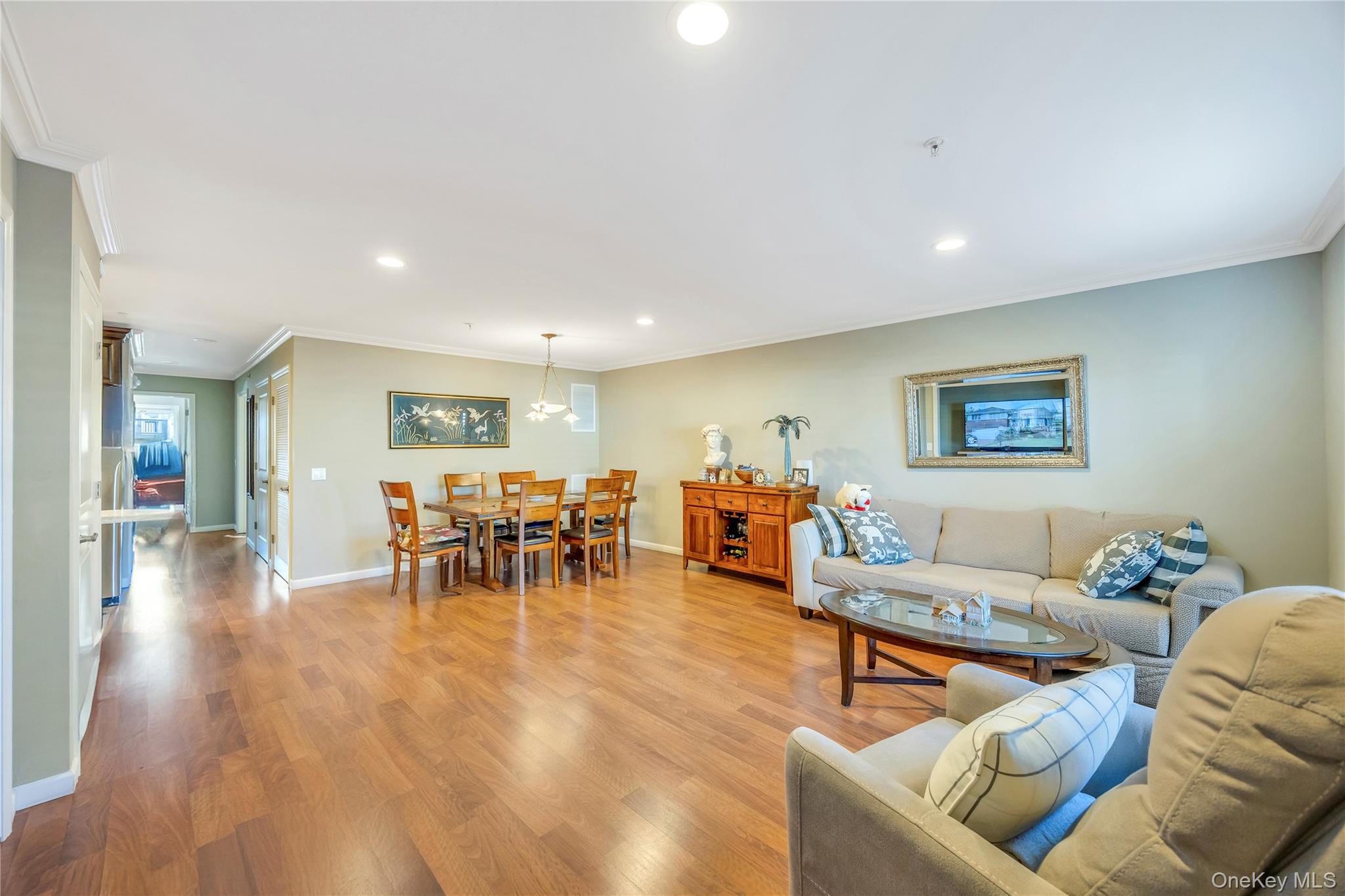 #4 photo, 17 Hunter Drive, サフォーク郡 Central Islip , NY 11722